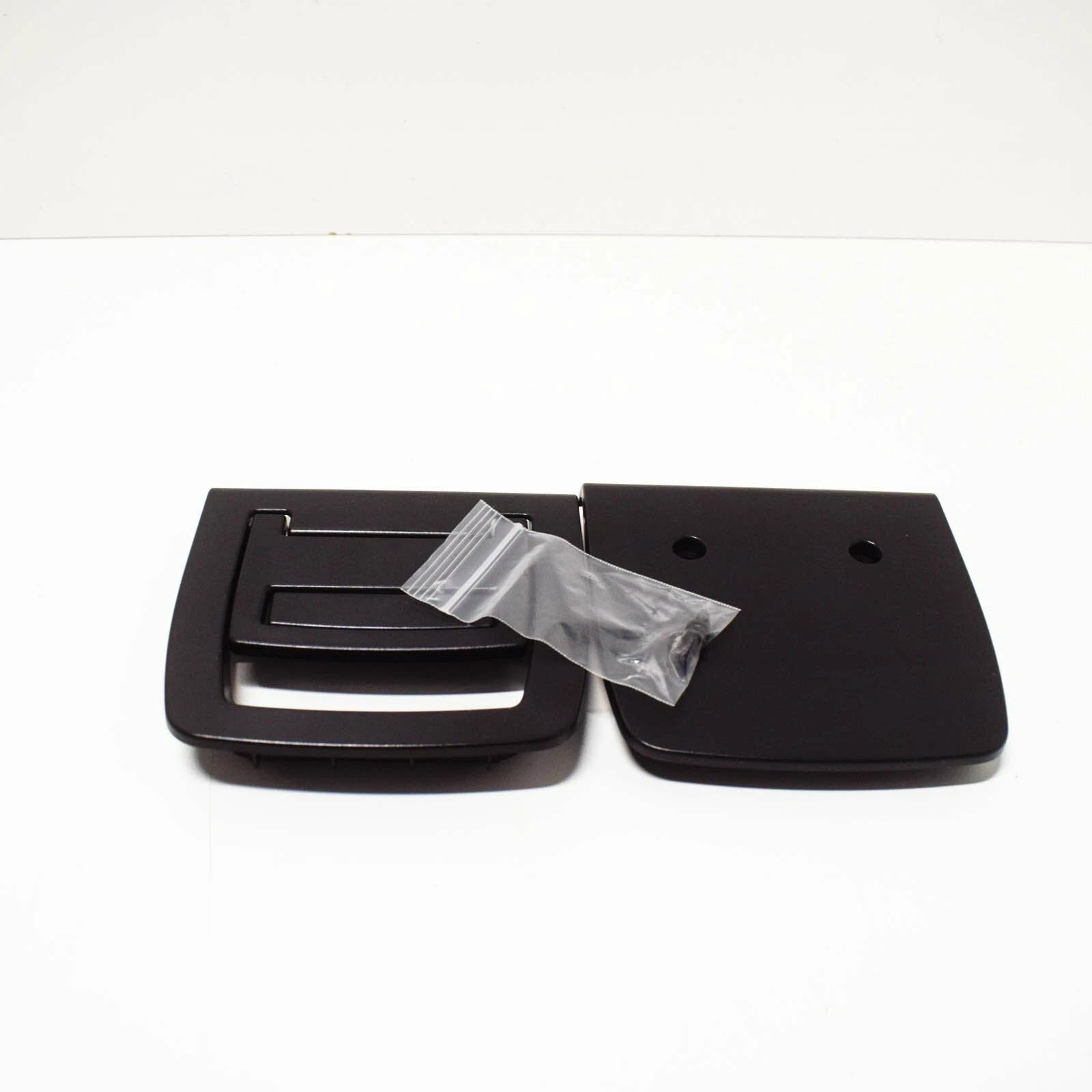 NEW BMW E70 E71 X5 X6 SERIES FLOOR BLACK CARPET TRUNK HANDLE 51479120283