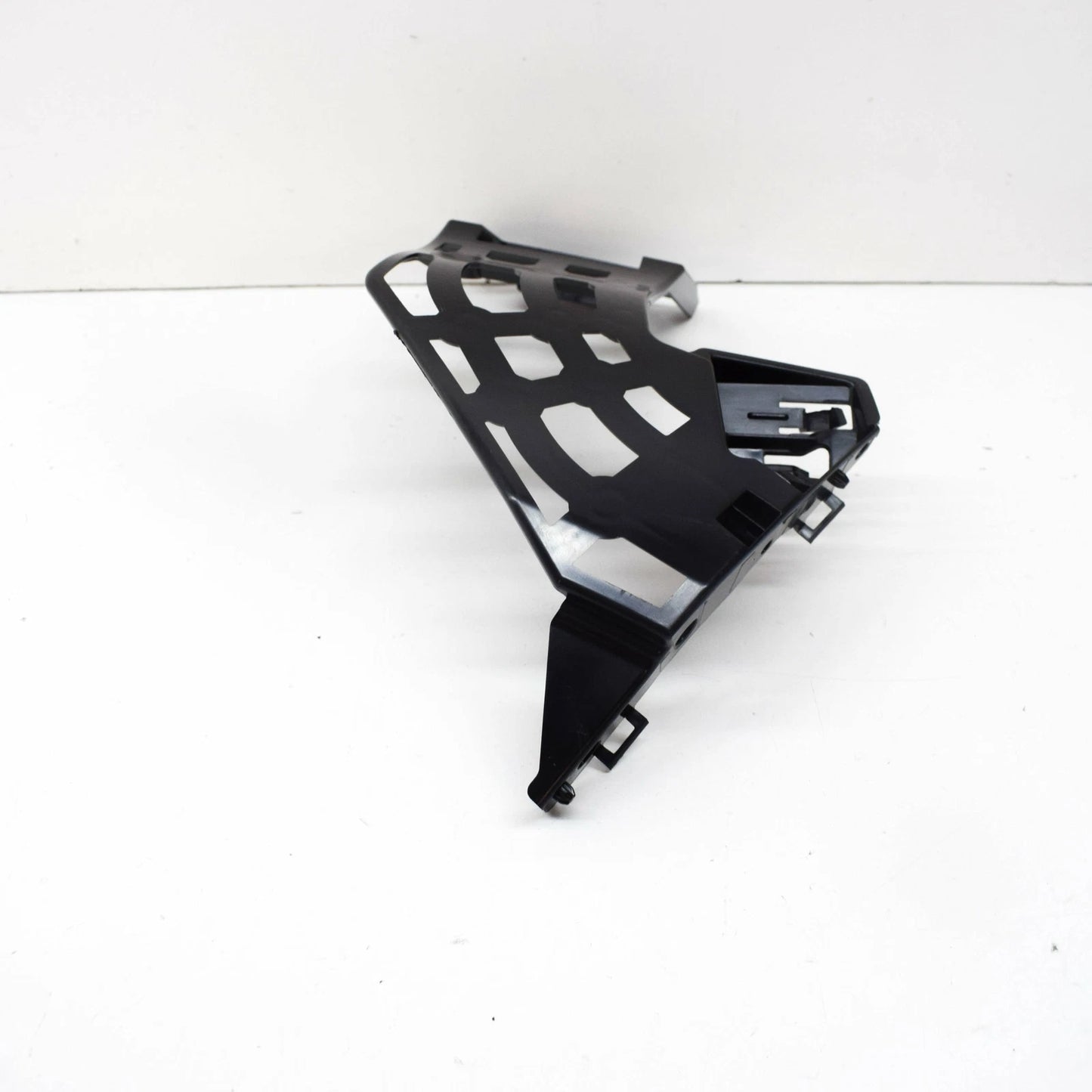 NEW BMW X7 G07 FRONT RIGHT BUMPER BRACKET 7458364 51117458364 ORIGINAL