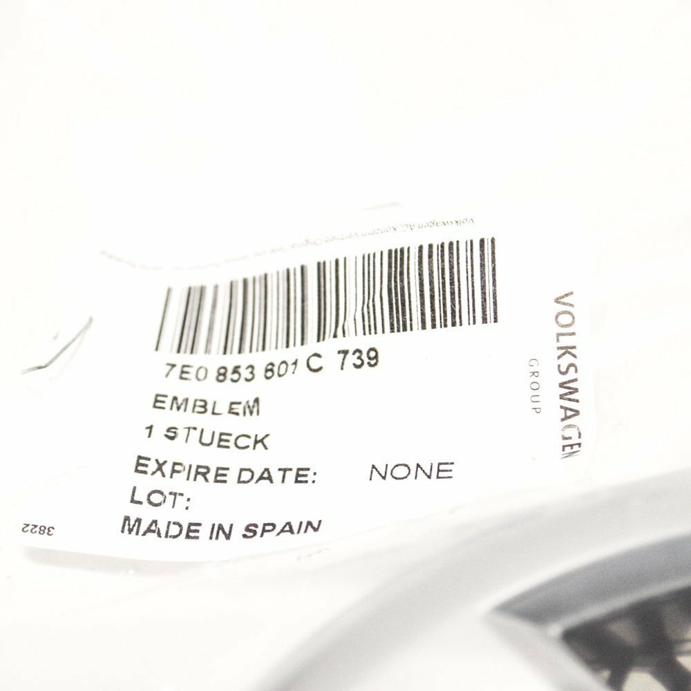 NEW VOLKSWAGEN TRANSPORTER T5 FRONT GRILLE BADGE 7E0853601C739 ORIGINAL