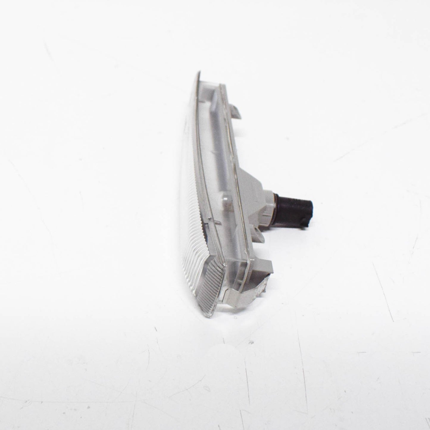 new bmw z3 e36 front bumper left side reflector 63148400409 8400409 original