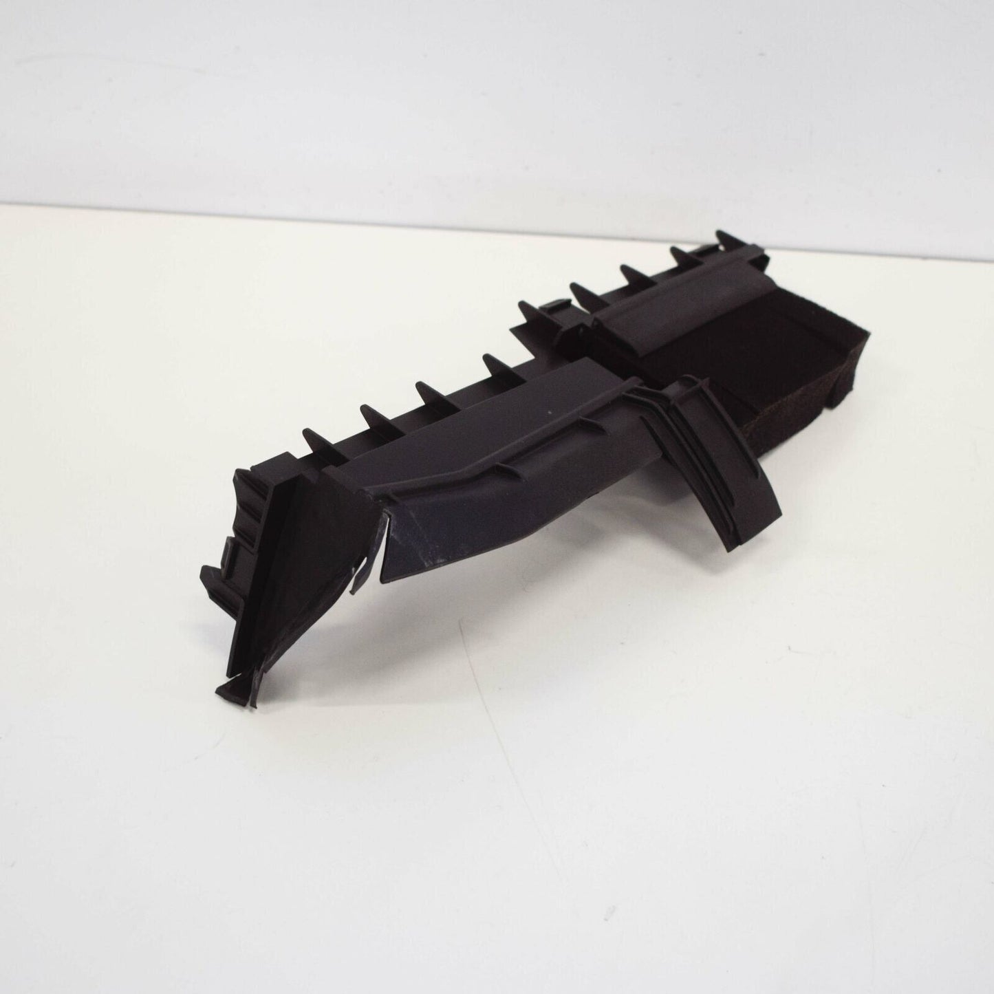 NEW MERCEDES-BENZ GLA-CLASS X156 RADIATOR LEFT AIR DUCT A1765050730 ORIGINAL