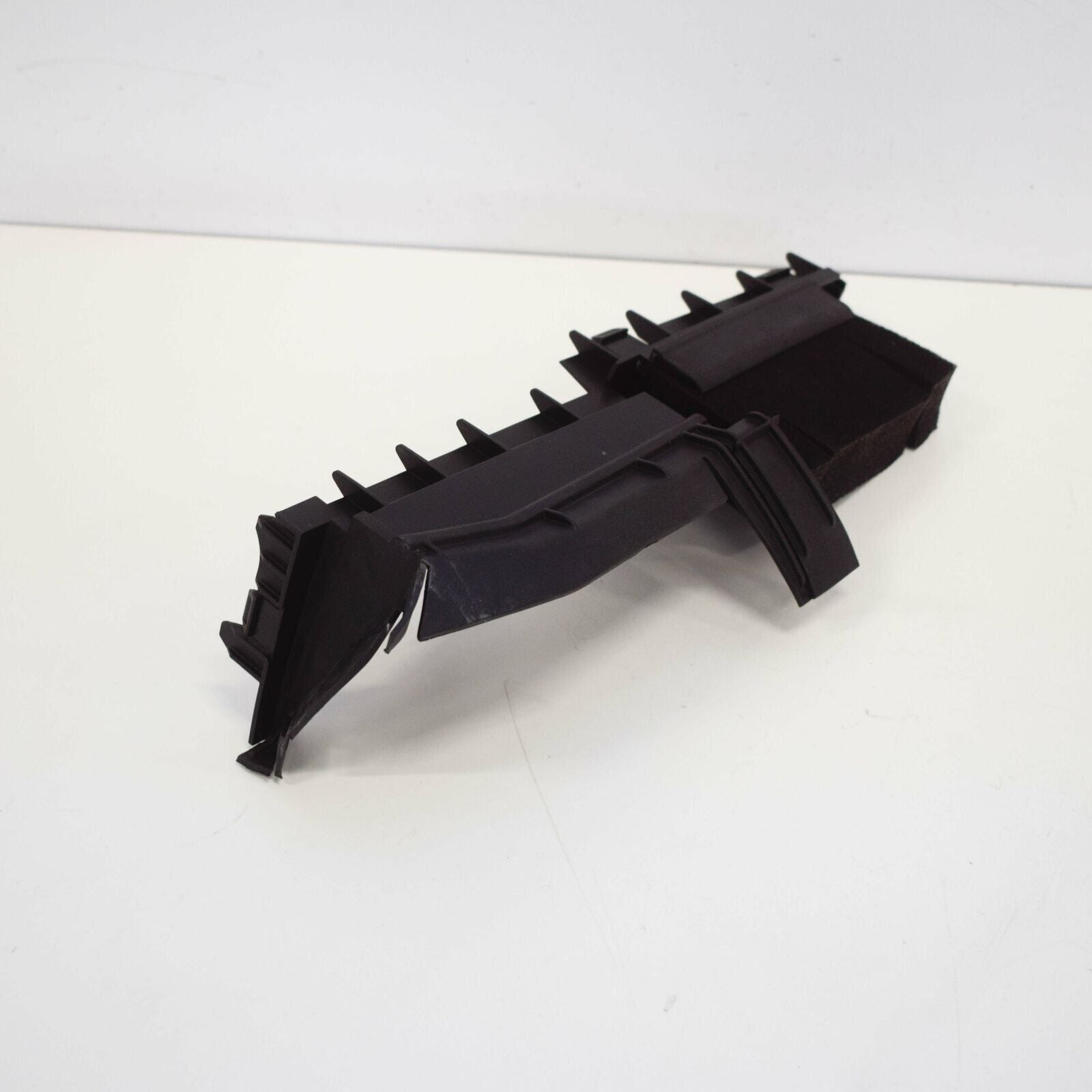 NEW MERCEDES-BENZ GLA-CLASS X156 RADIATOR LEFT AIR DUCT A1765050730 ORIGINAL