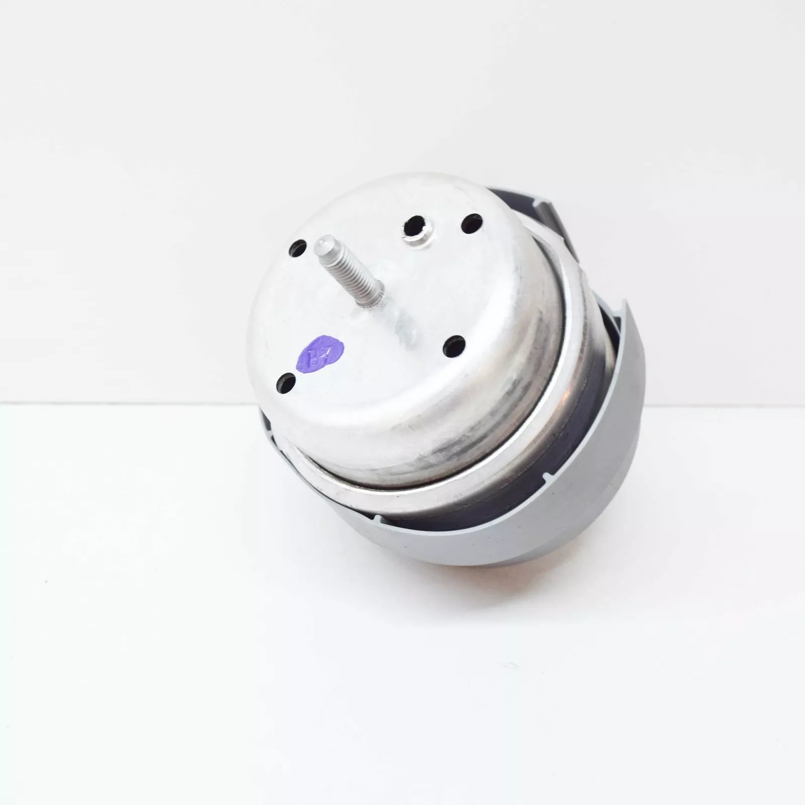 NEW AUDI A4 B7 RIGHT ENGINE MOUNT 8E0199382AG 2.0 TDI 120KW ORIGINAL