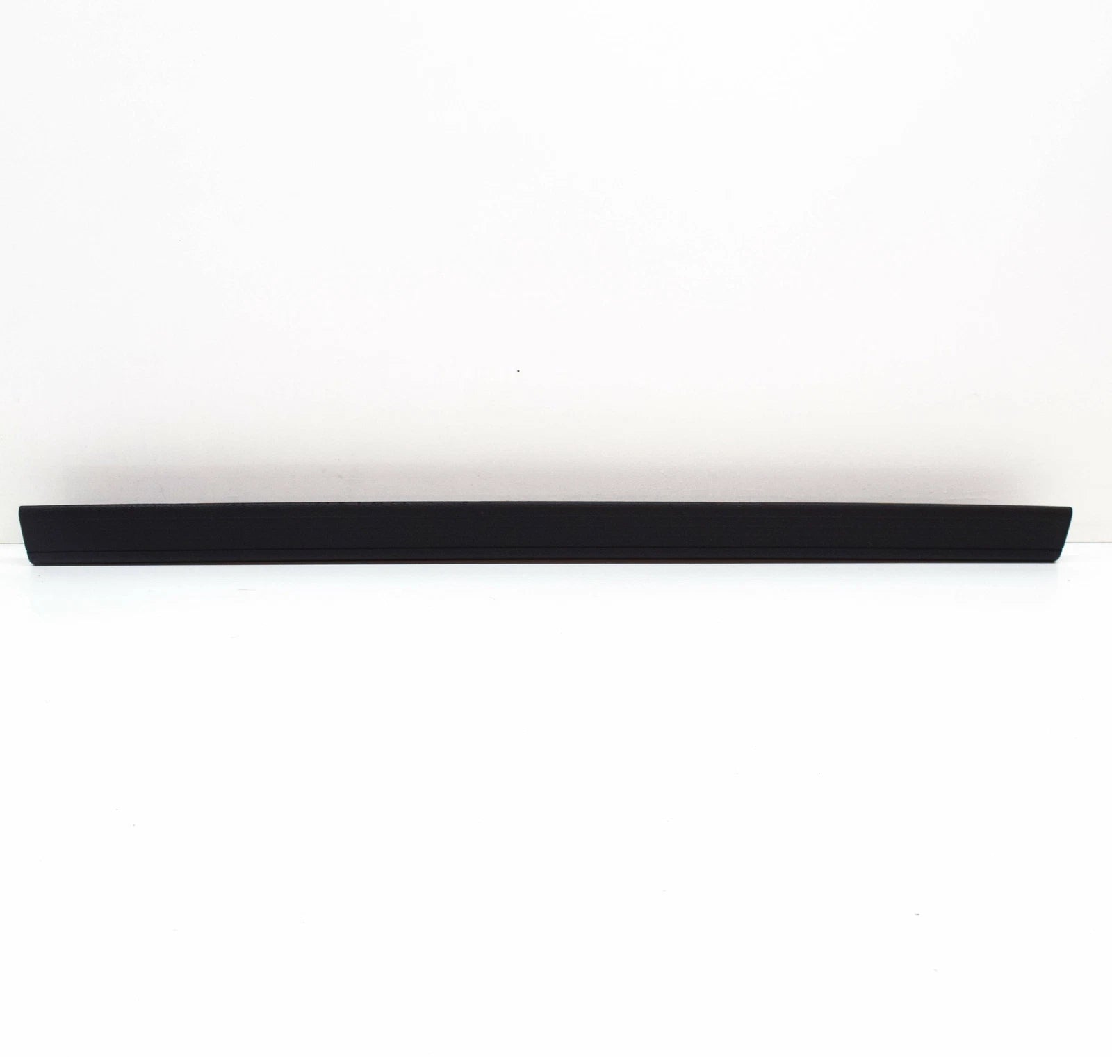 NEW MERCEDES-BENZ E C207 FRONT RIGHT INTERIOR SILL TRIM A20768604369051 ORIGINAL