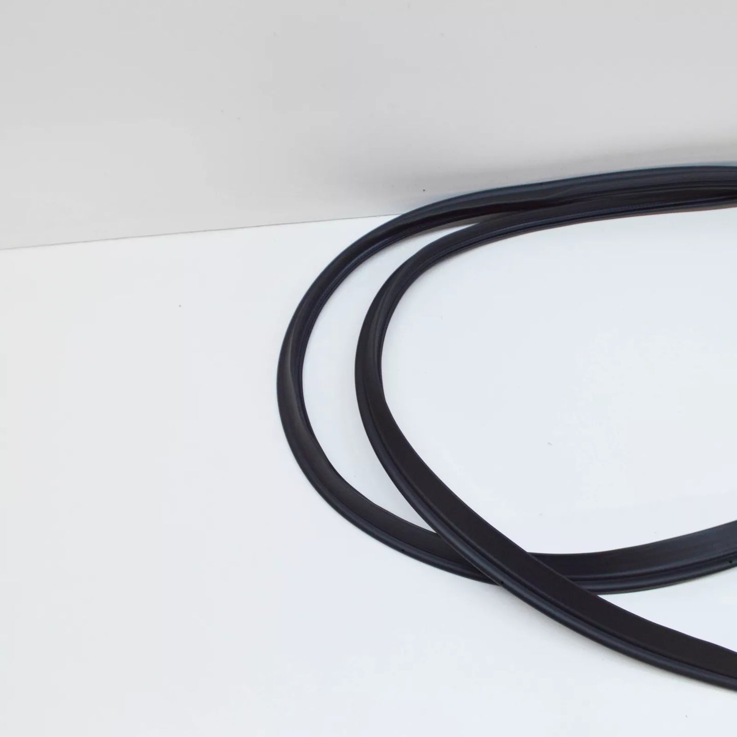 NEW AUDI A5 SPORTBACK 8T REAR TAILGATE BOOT RUBBER SEAL 8T8827705B ORIGINAL