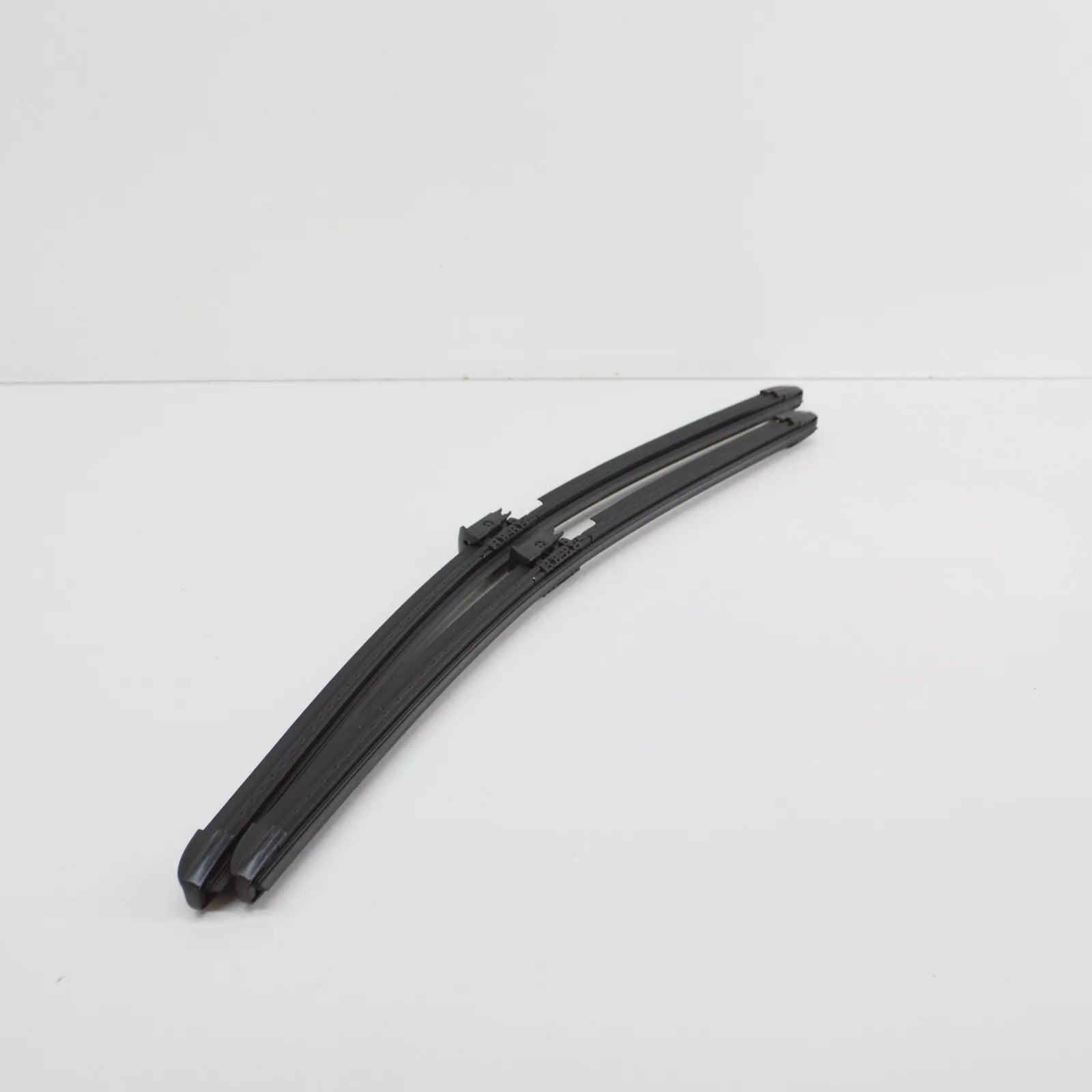 NEW MERCEDES-BENZ S-CLASS W222 FRONT WIPER BLADES SET A2228201245 RHD ORIGINAL