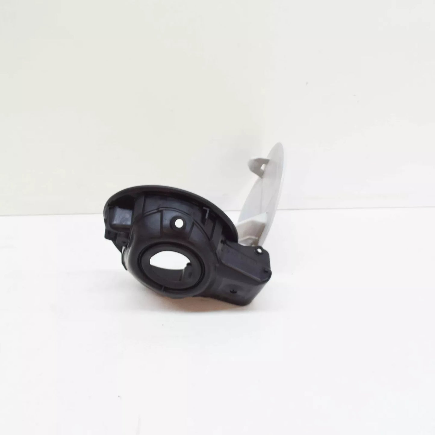 NEW VOLKSWAGEN PASSAT 3C B6 PRIMED FUEL FILLER FLAP DOOR 3C5809857EGRU