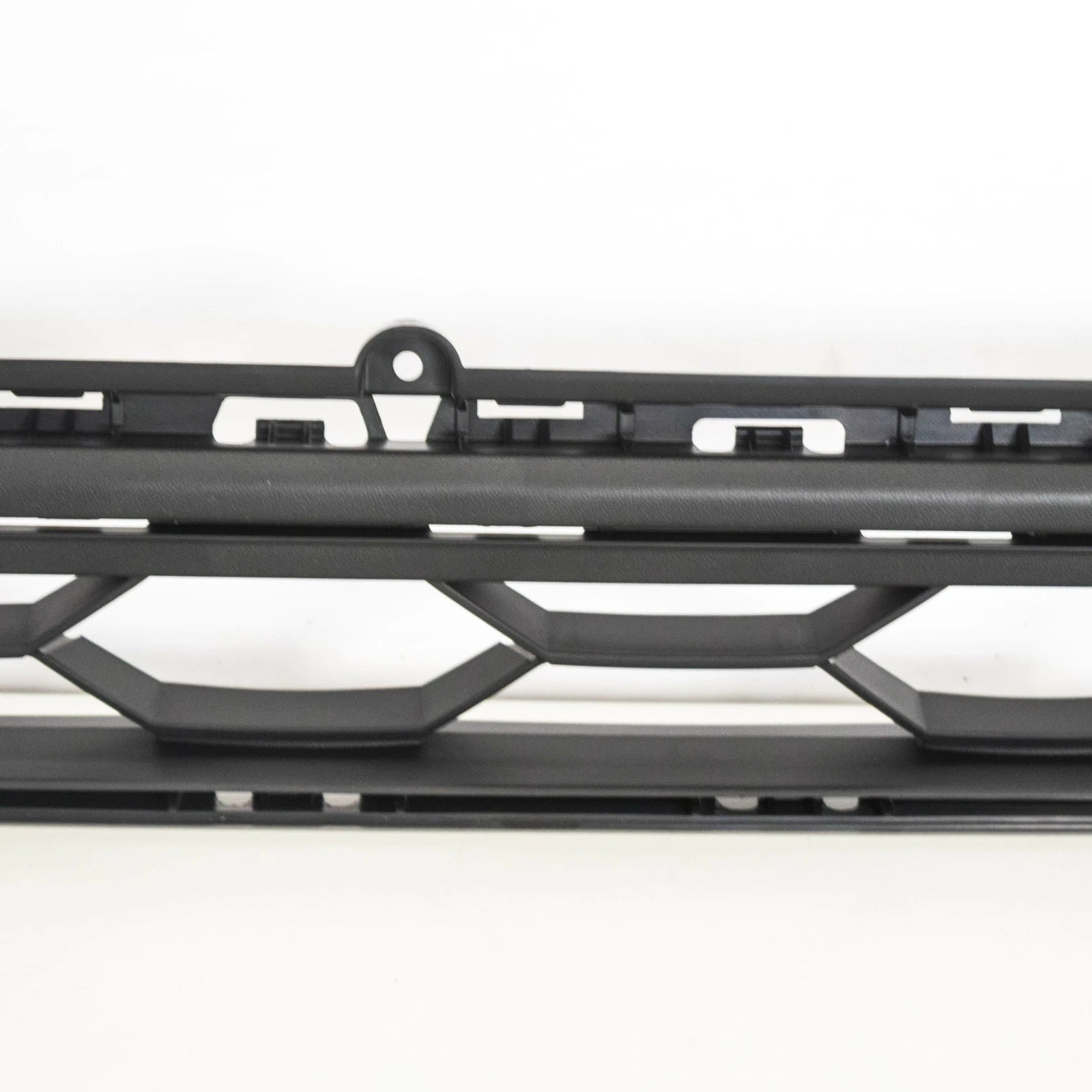 NEW VOLKSWAGEN TIGUAN MK2 FRONT BUMPER LOWER CENTER GRILLE 5NN853677E9B9
