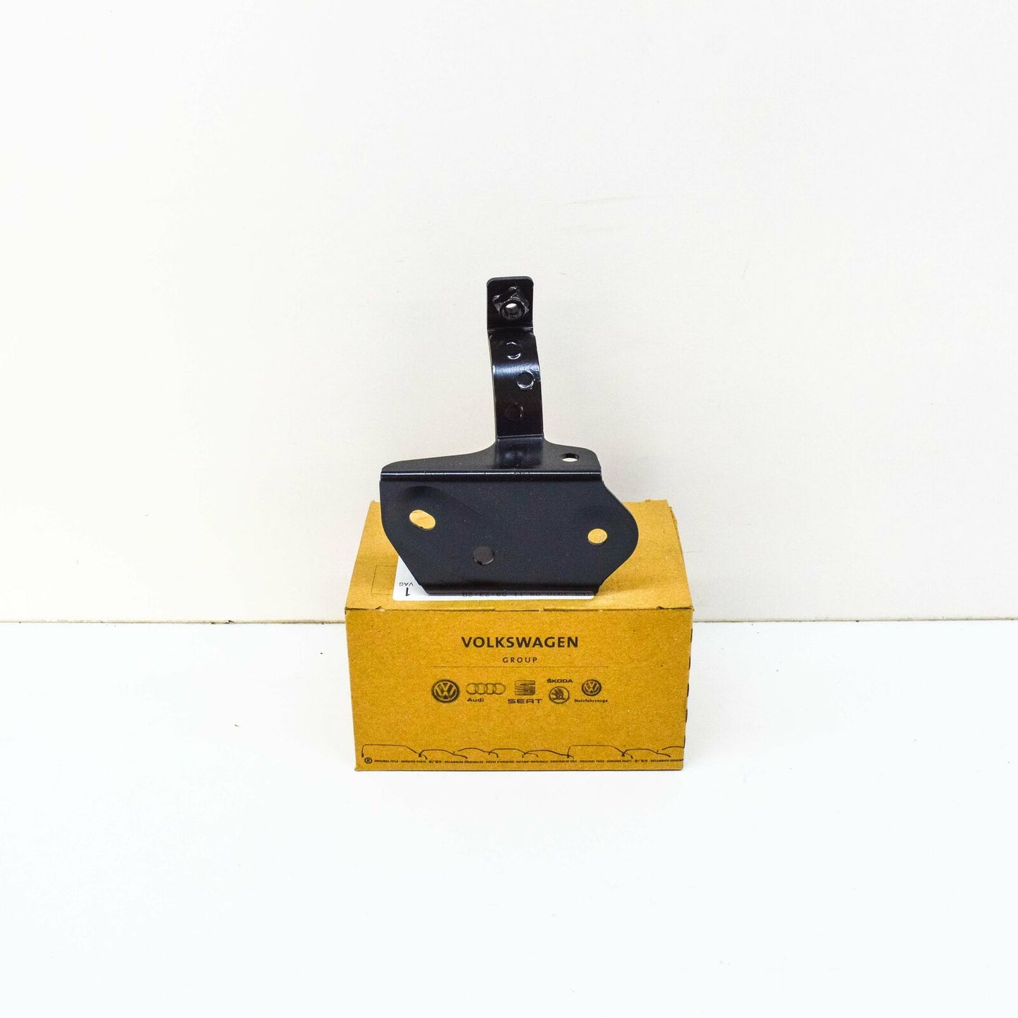 NEW AUDI RS5 SPORTBACK 8W6 ENGINE WATER PUMP BRACKET 8W0145896Q ORIGINAL