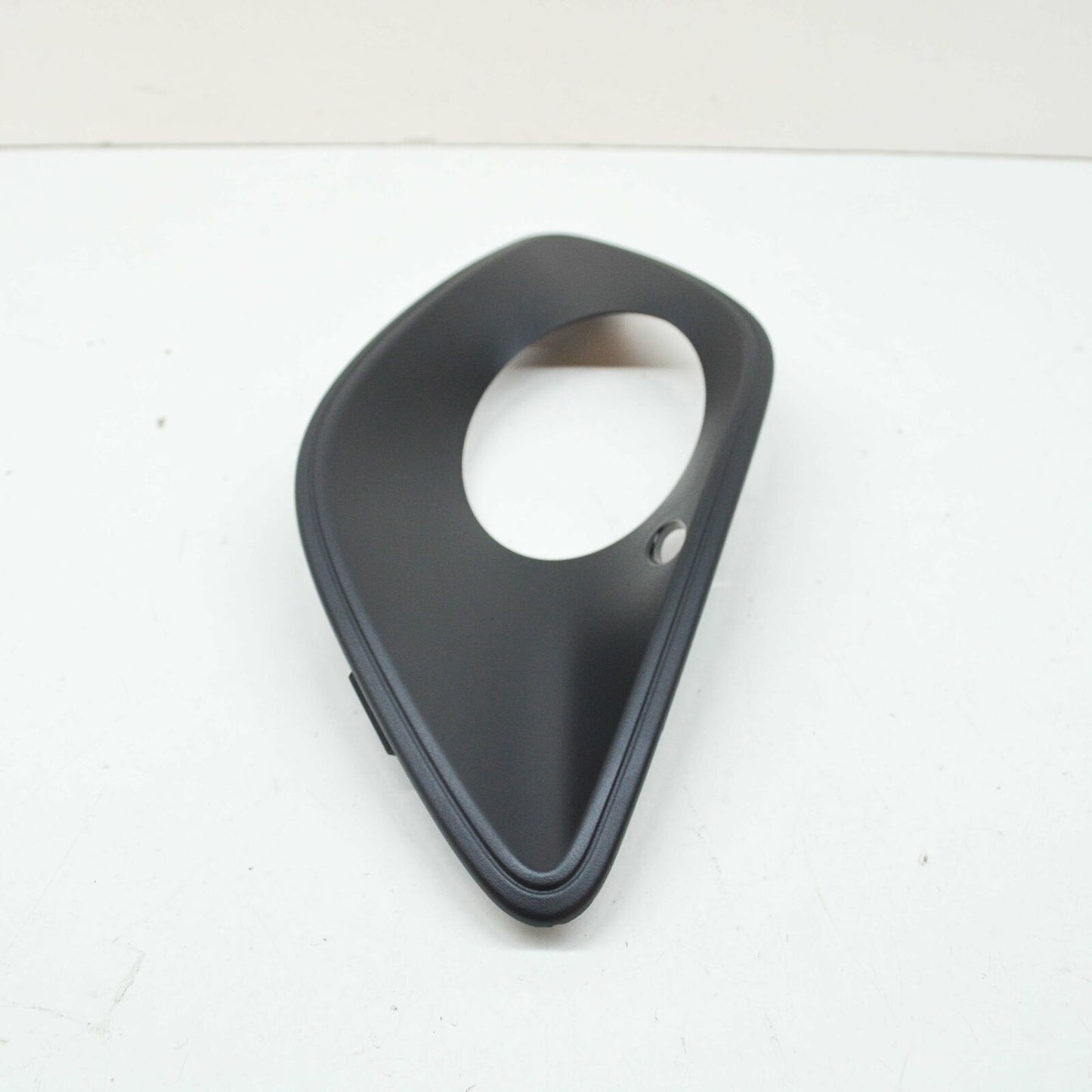 NEW MB SPRINTER 910 FRONT BUMPER RIGHT FOG LIGHT TRIM A91088544009K83 ORIGINAL