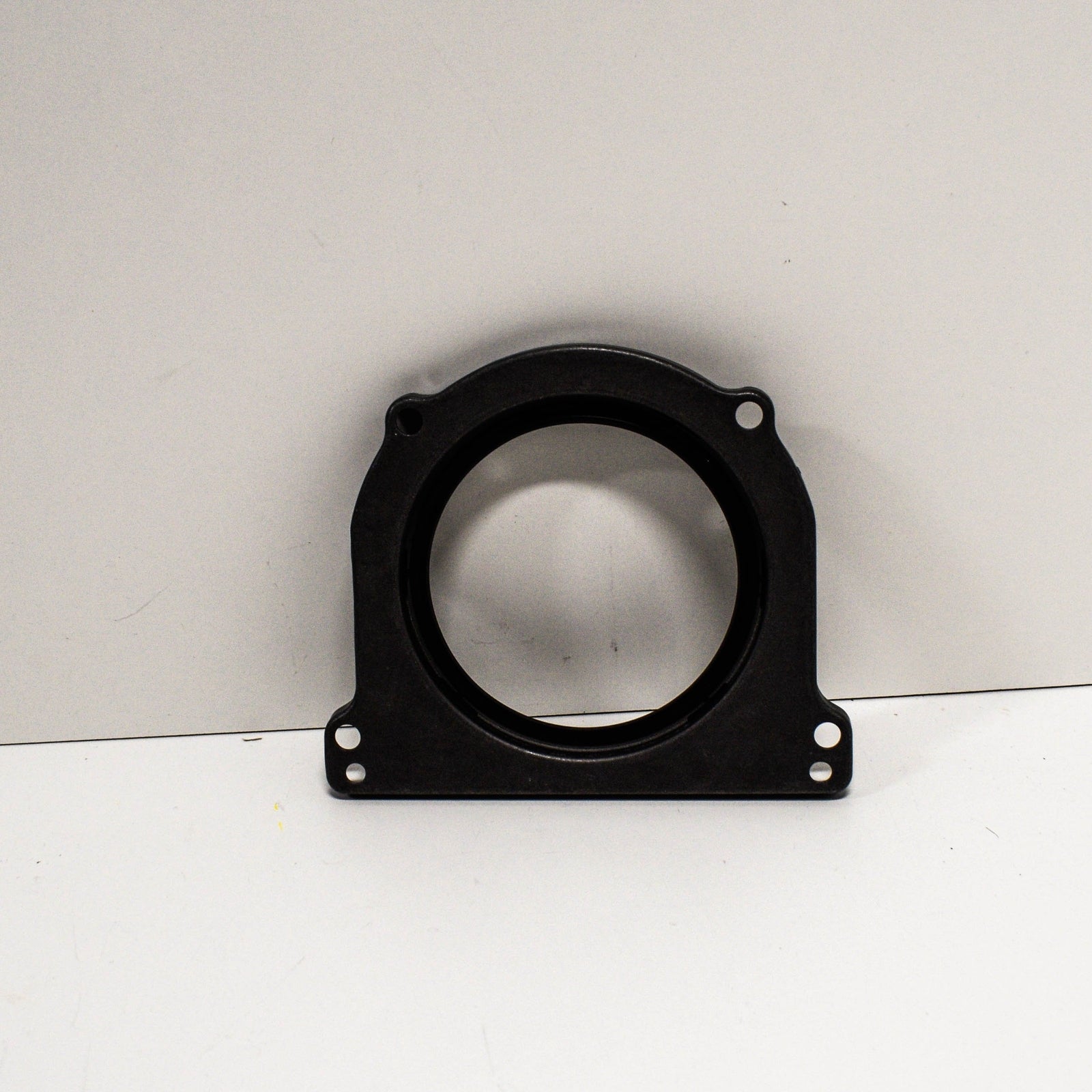 NEW MERCEDES BENZ X253 ENGINE CRANKSHAFT SEAL COVER A2700100068 ORIGINAL