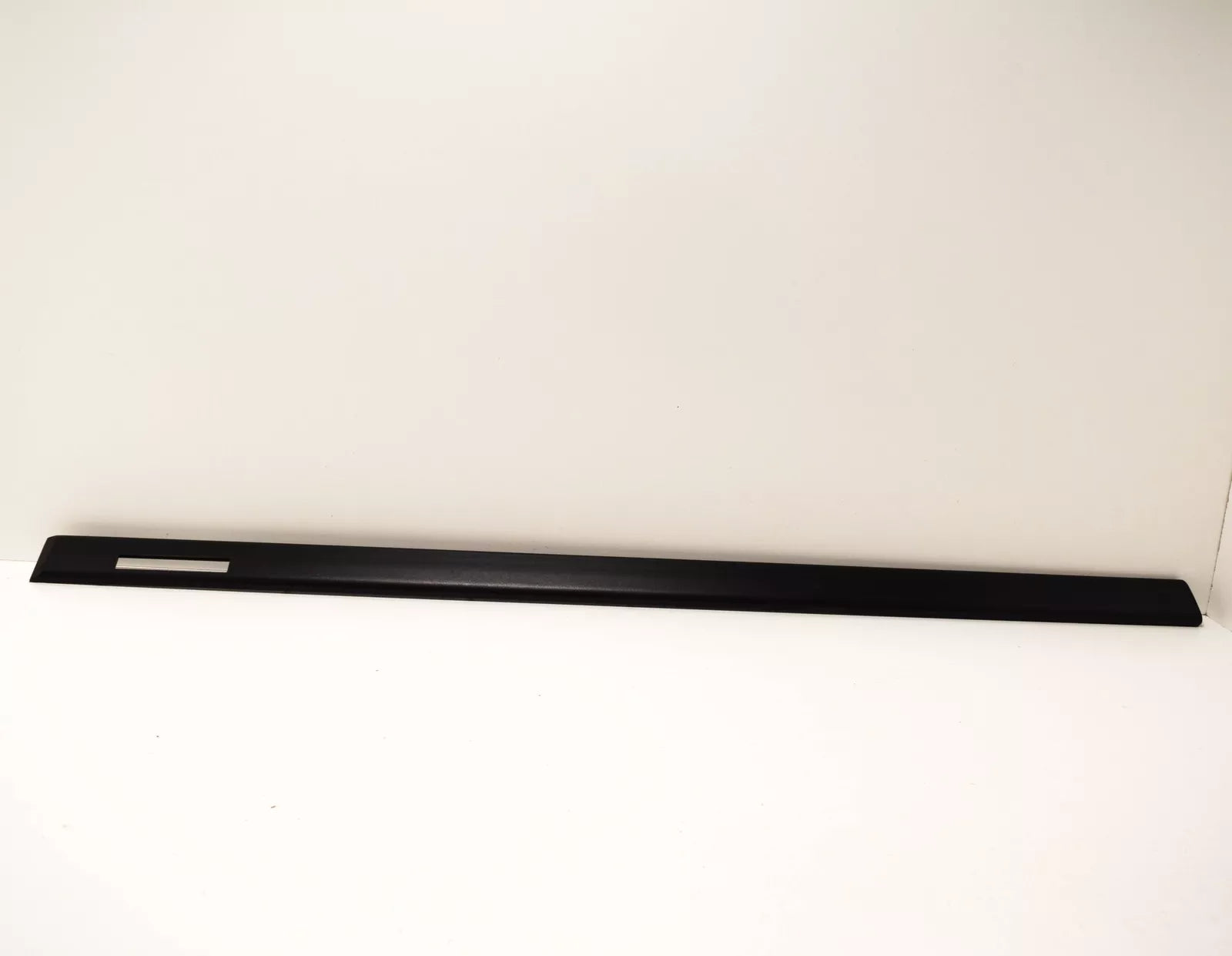 NEW BMW 3 E36 COMPACT FRONT RIGHT DOOR MOLDING TRIM 51132266094 2266094 ORIGINAL