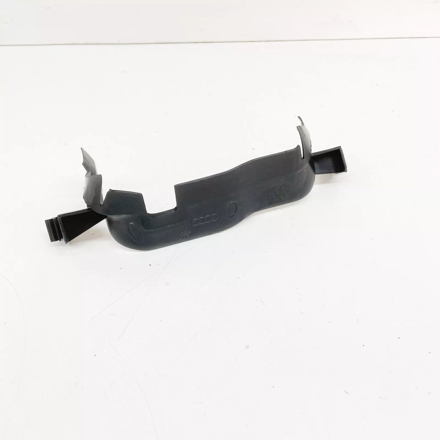 NEW AUDI A3 8V RADIATOR UPPER CENTRE AIR GUIDE 8V0121285 ORIGINAL