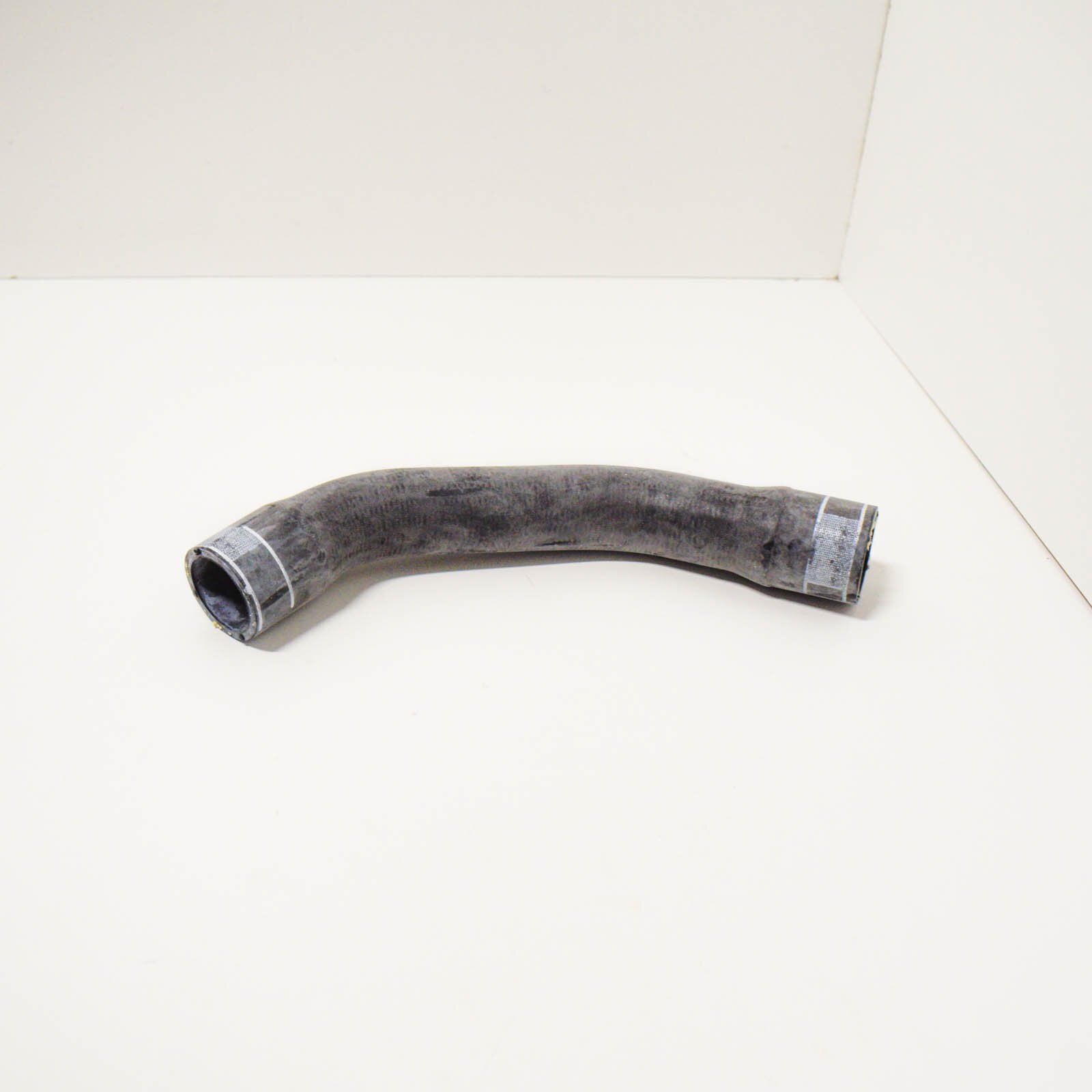 NEW AUDI R8 42 RIGHT SIDE RADIATOR PIPE HOSE 420121073 ORIGINAL