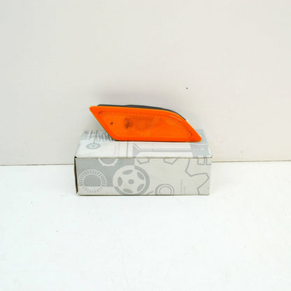 NEW MERCEDES-BENZ C-CLASS W204 FRONT RIGHT TURN SIGNAL A2049067401 ORIGINAL