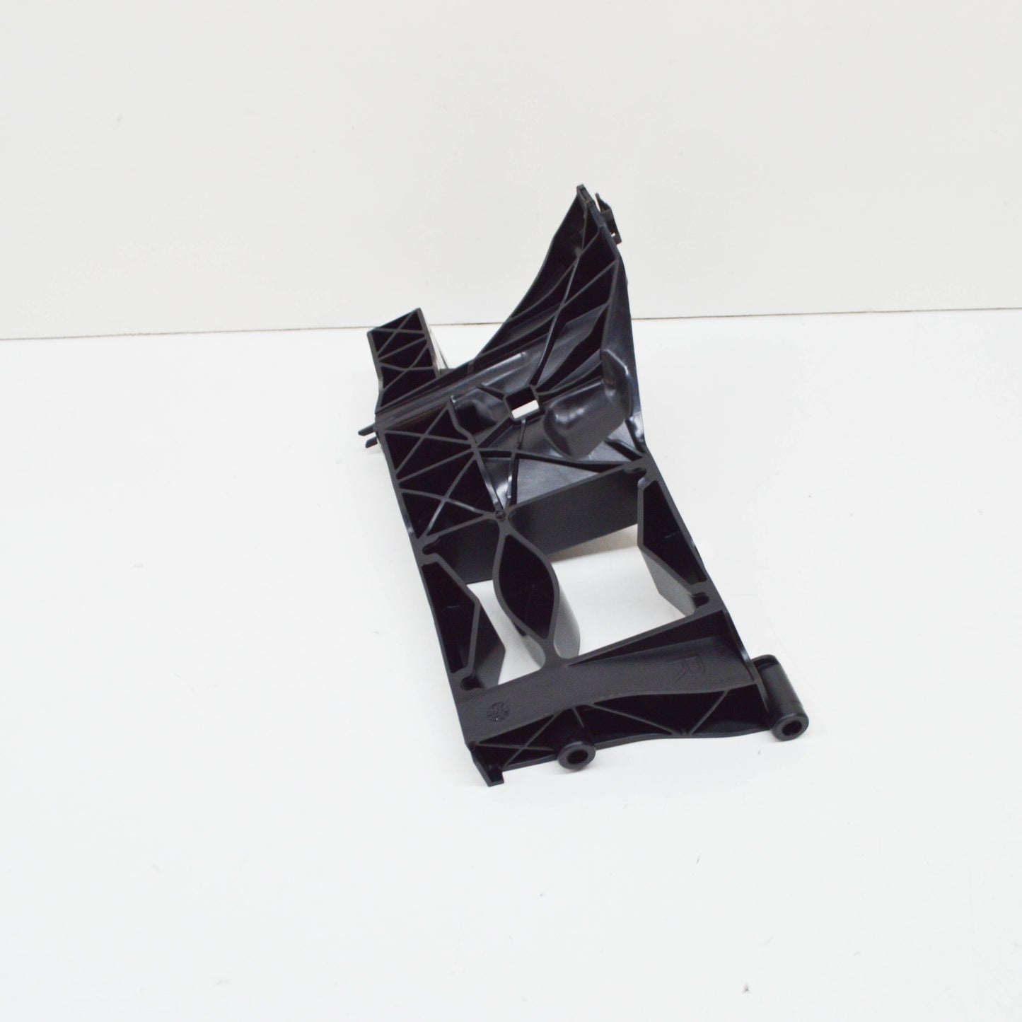 NEW AUDI A6 C7 FRONT RIGHT HEADLIGHT BRACKET 4G0805608 2013 ORIGINAL