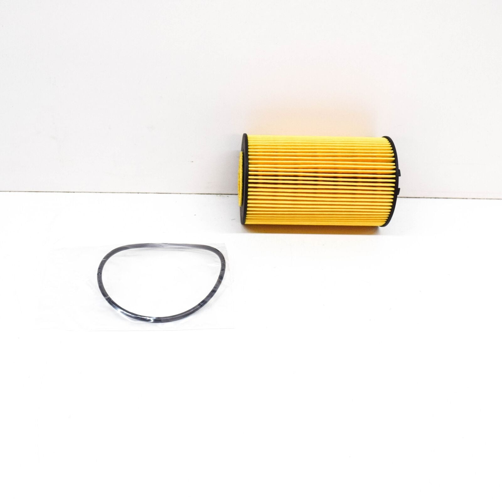 NEW MERCEDES-BENZ E 63 AMG W212 OIL FILTER A0001803009 ORIGINAL