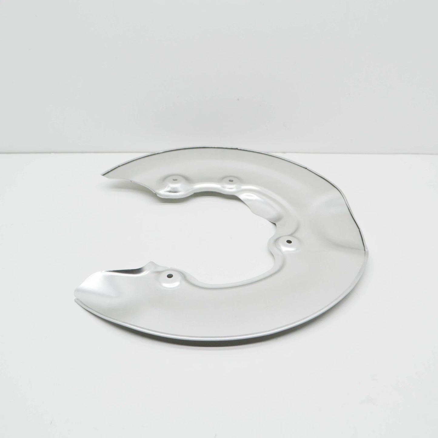 NEW BMW 3 G20 REAR RIGHT BRAKE DISC PROTECTION 34206871342 6871342 ORIGINAL