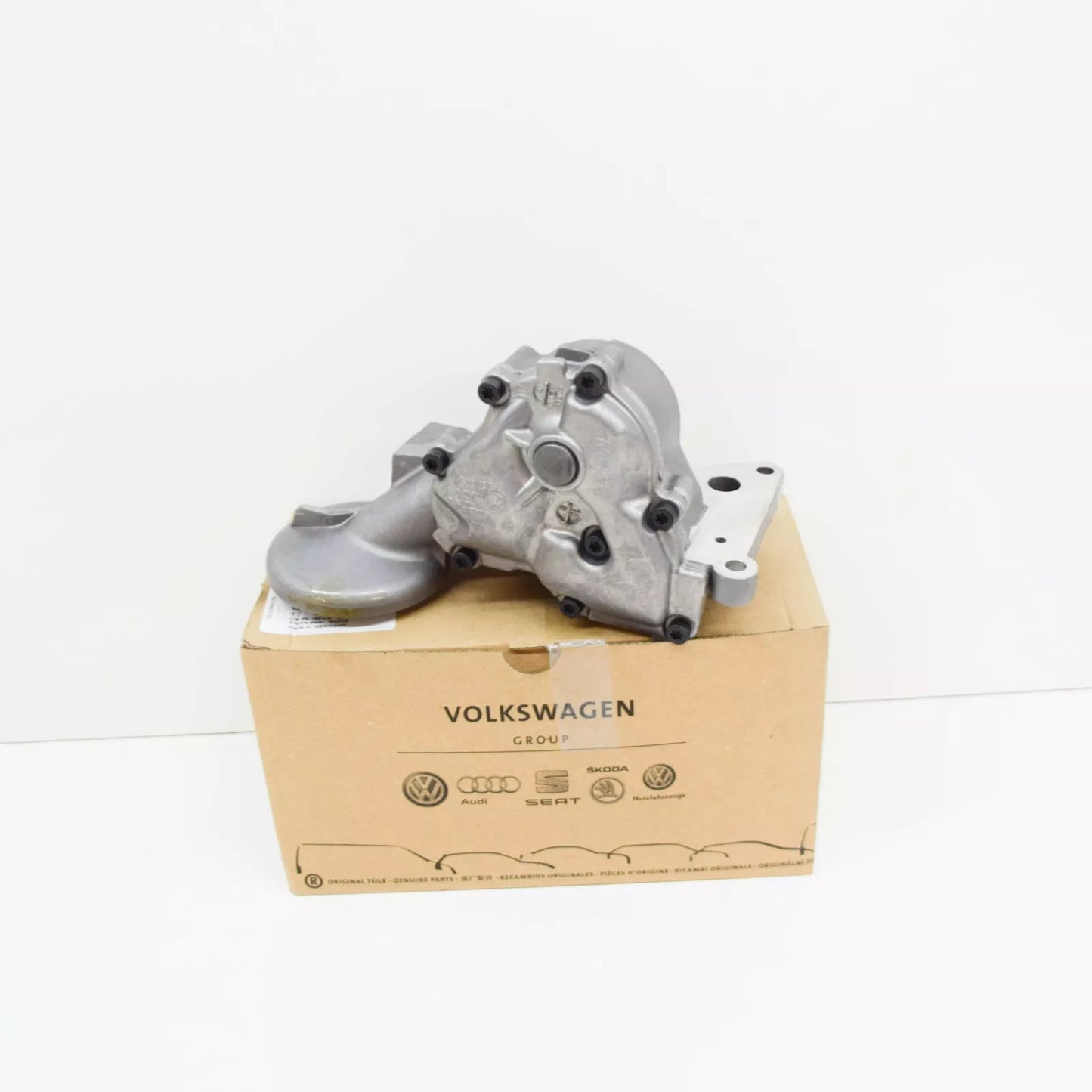 NEW AUDI A4 B7 OIL PUMP 06E115105G ORIGINAL