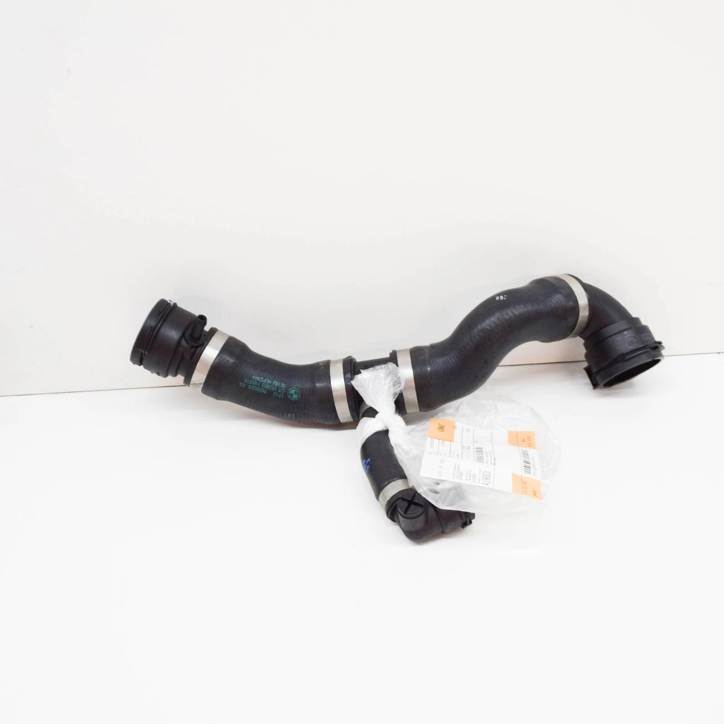 NEW BMW E81 E82 E87 E87N UPPER HOSE FOR ENGINE RADIATOR 7525023 17127525023