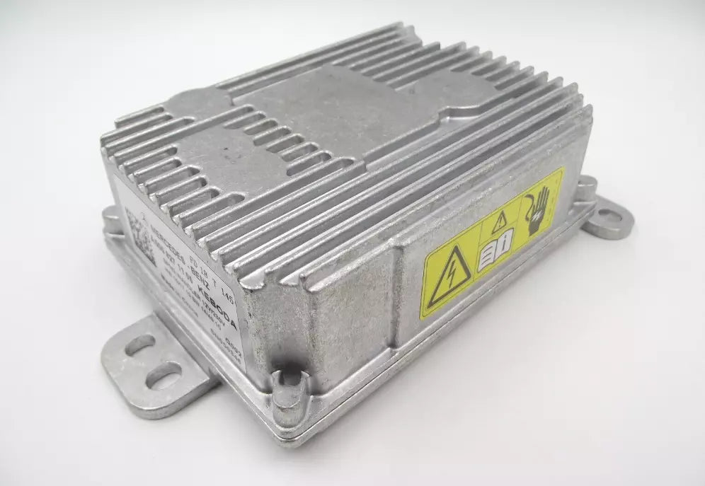 NEW MERCEDES-BENZ A W177 VOLTAGE CONVERTER A0008271105 ORIGINAL