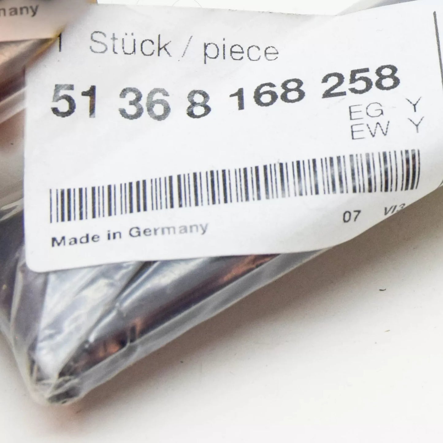 NEW BMW 3 CONVERTIBLE E36 REAR RIGHT WINDOW GUIDE 51368168258 8168258 ORIGINAL