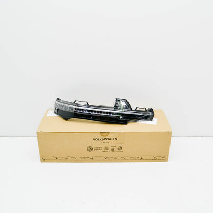 NEW AUDI Q7 4M FRONT RIGHT DOOR MIRROR TURN INDICATOR 4M0949102A GANUINE