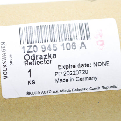 NEW SKODA OCTAVIA IZ REAR RIGHT BUMPER REFLECTOR 1Z0945106A ORIGINAL