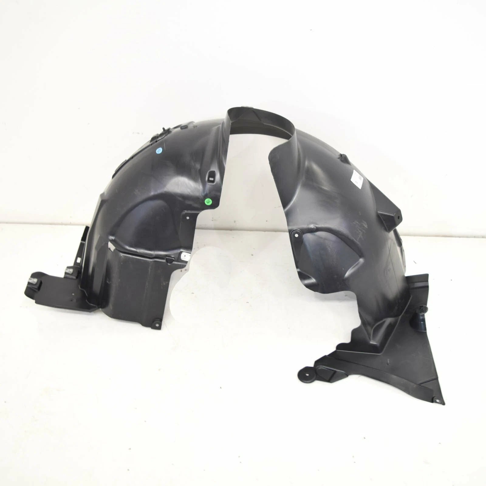 NEW MB A-CLASS W176 FRONT RIGHT WHEEL MUD SPLASH GUARD A2466900200 ORIGINAL