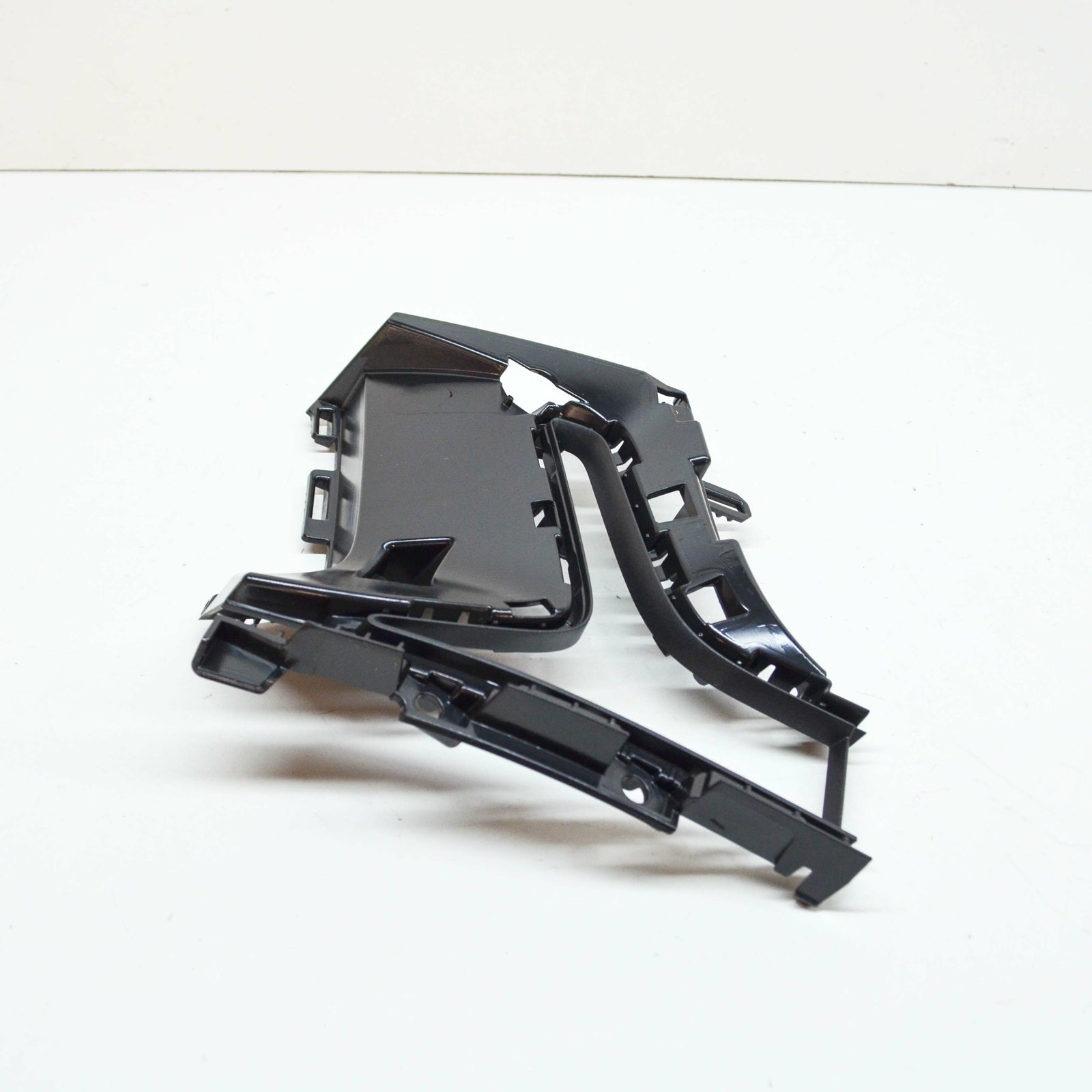 NEW AUDI A6 C8 FRONT BUMPER RIGHT LOWER GRILLE BRACKET 4K08076989B9 ORIGINAL