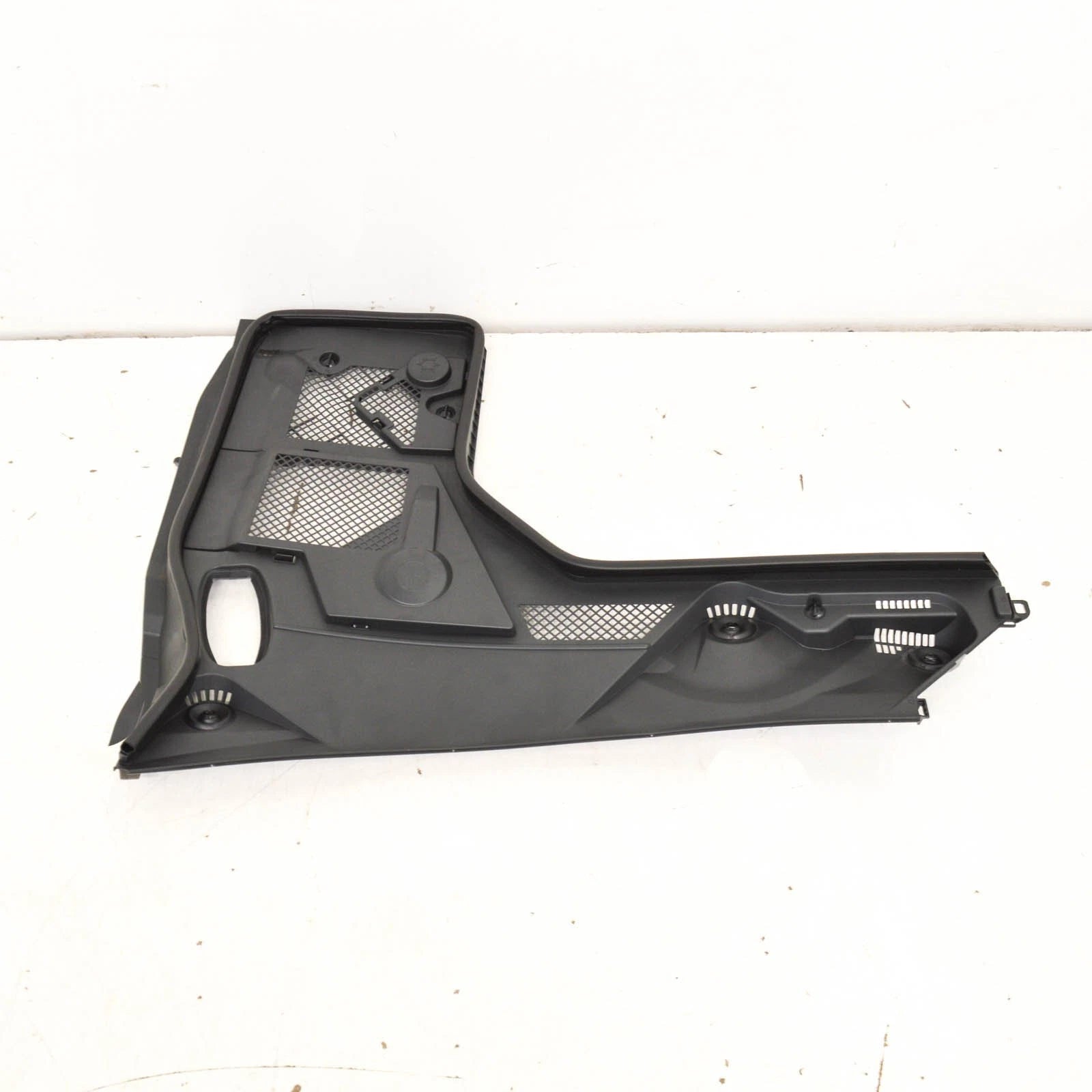 NEW MERCEDES-BENZ C-CLASS W205 FRONT WIPER COWL TRIM LEFT A2058300503 LHD