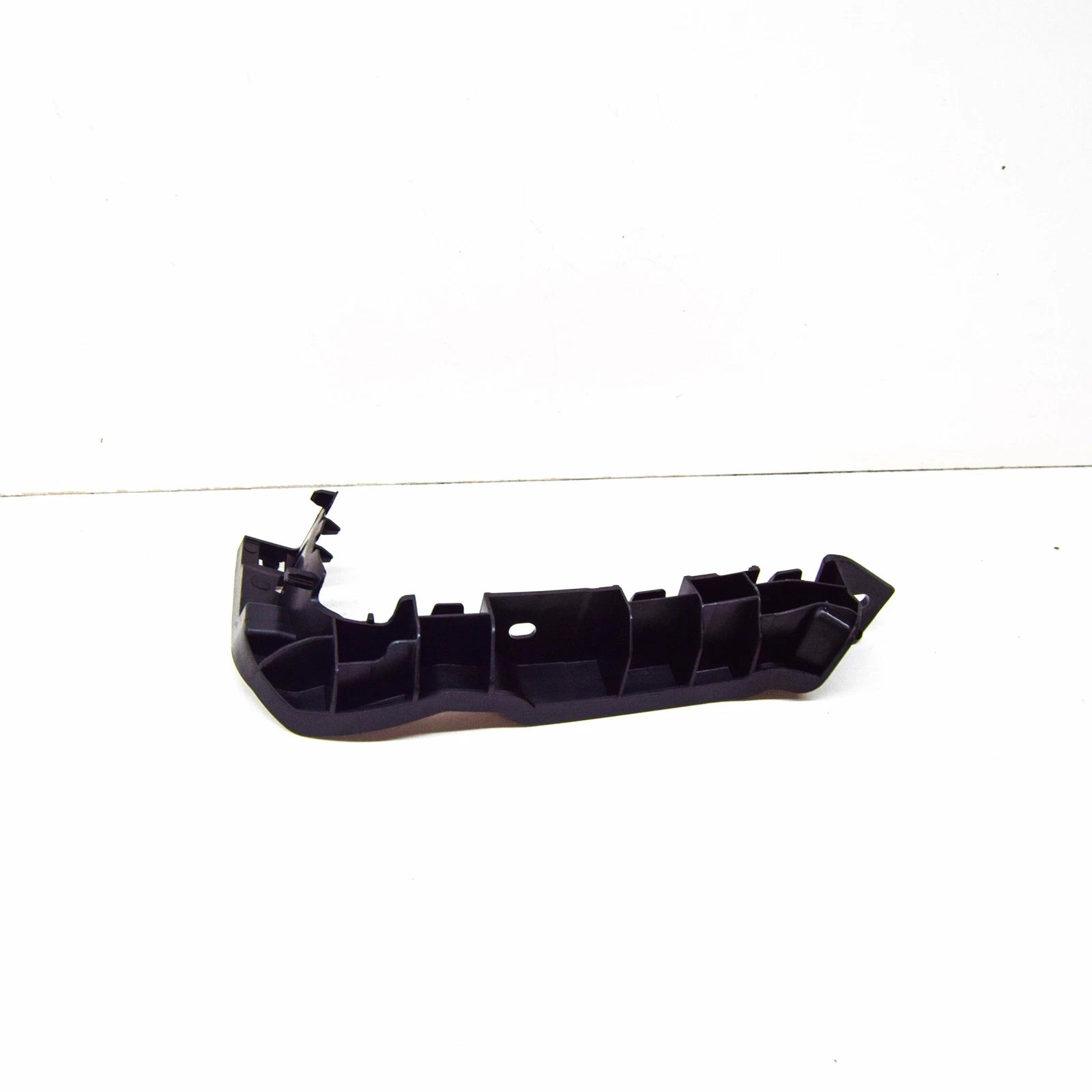NEW AUDI A3 8V FRONT BUMPER LEFT GUIDE SECTION 8V5807183