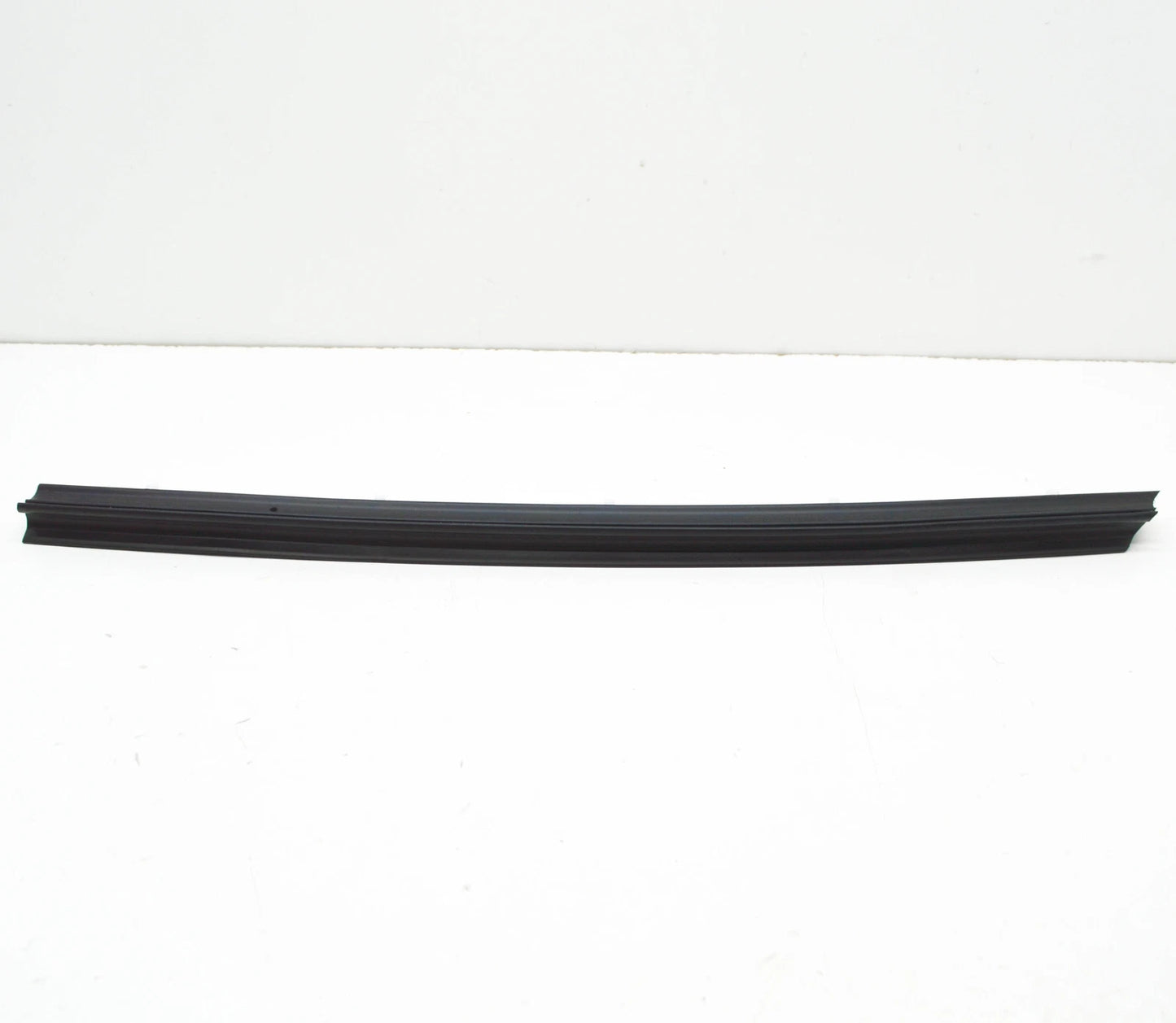 NEW VOLKSWAGEN TRANSPORTER T5 FRONT RIGHT DOOR SEAL 7H0837566A ORIGINAL