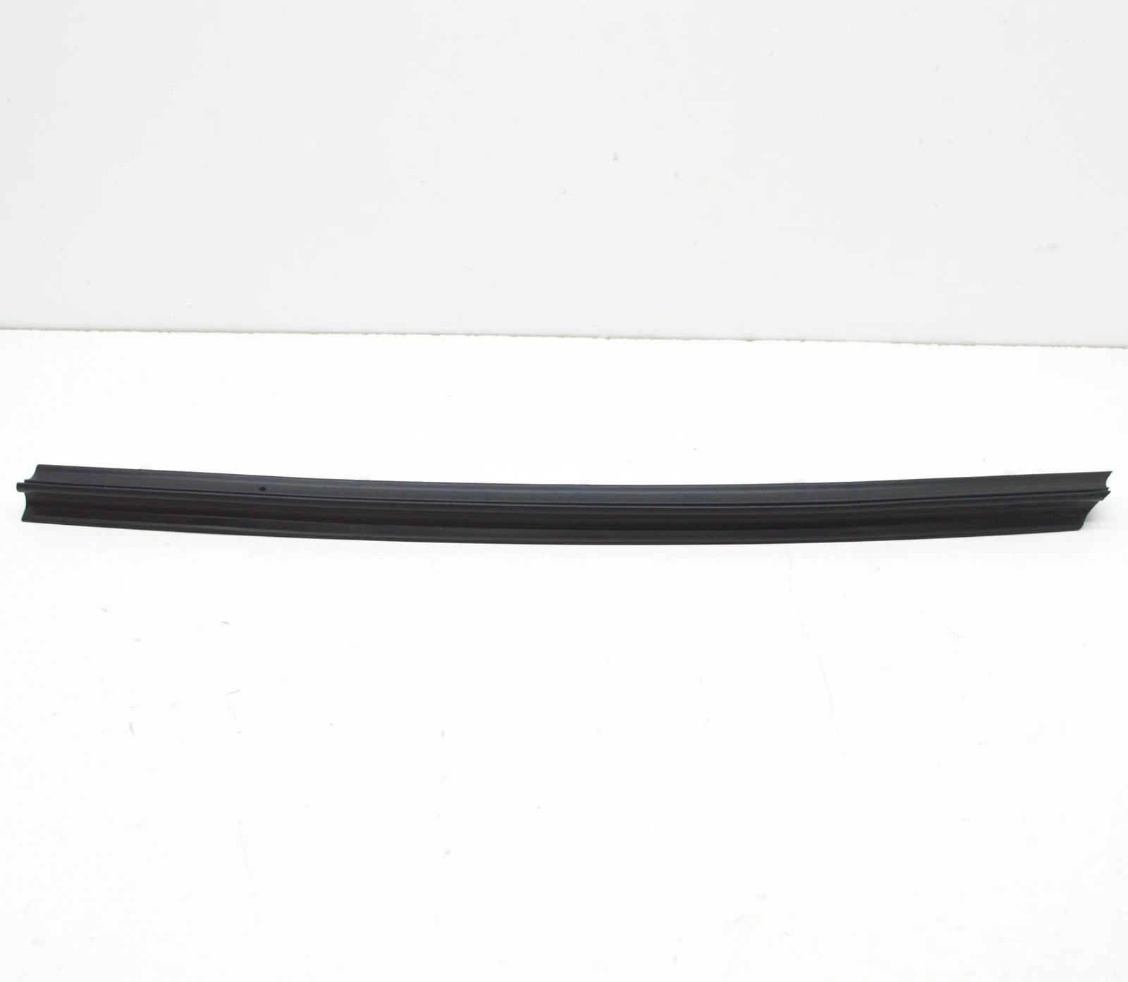 NEW VOLKSWAGEN TRANSPORTER T5 FRONT RIGHT DOOR SEAL 7H0837566A ORIGINAL
