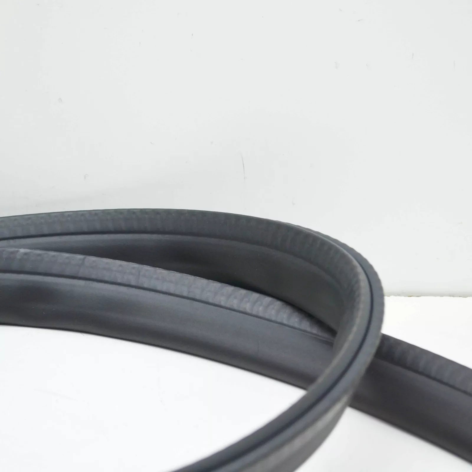 NEW MERCEDES-BENZ E W213 ENGINE BONNET HOOD RUBBER SEAL A2138870098