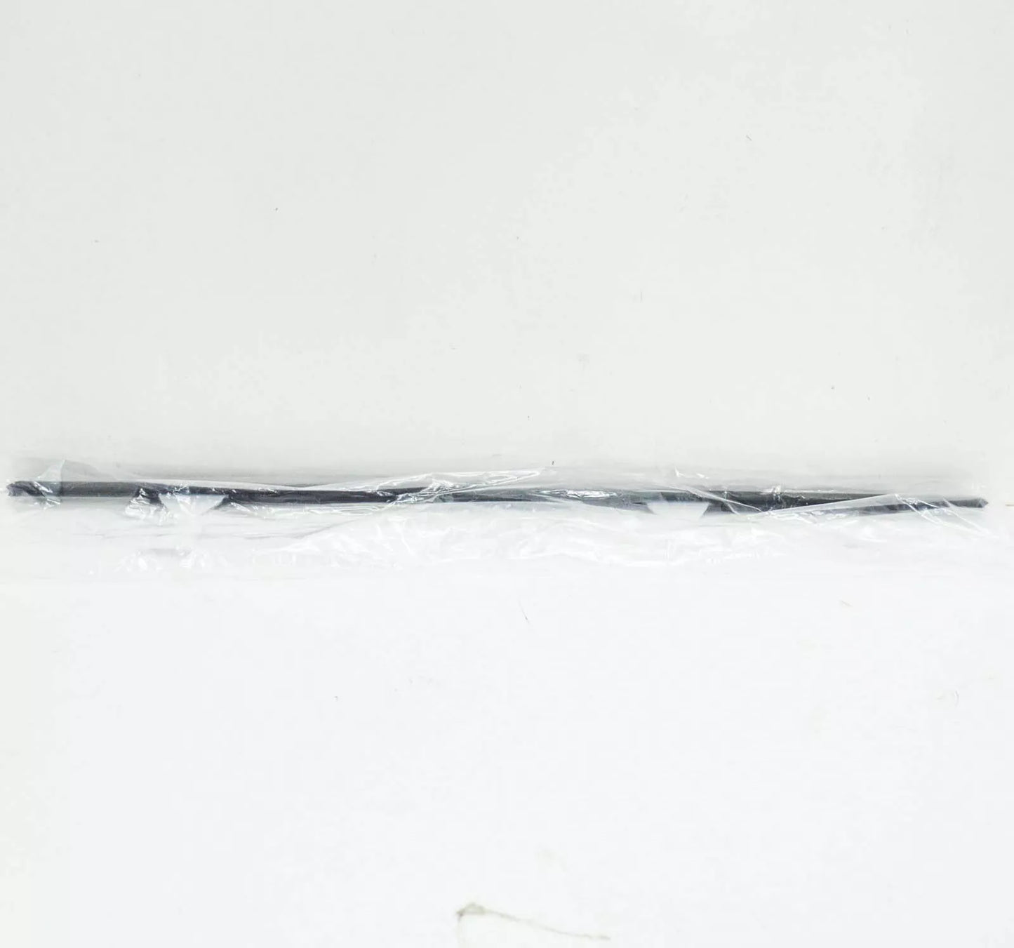 NEW AUDI A3 8P SPORTBACK REAR RIGHT OUTER WINDOW SLOT SEAL 8P4839478A