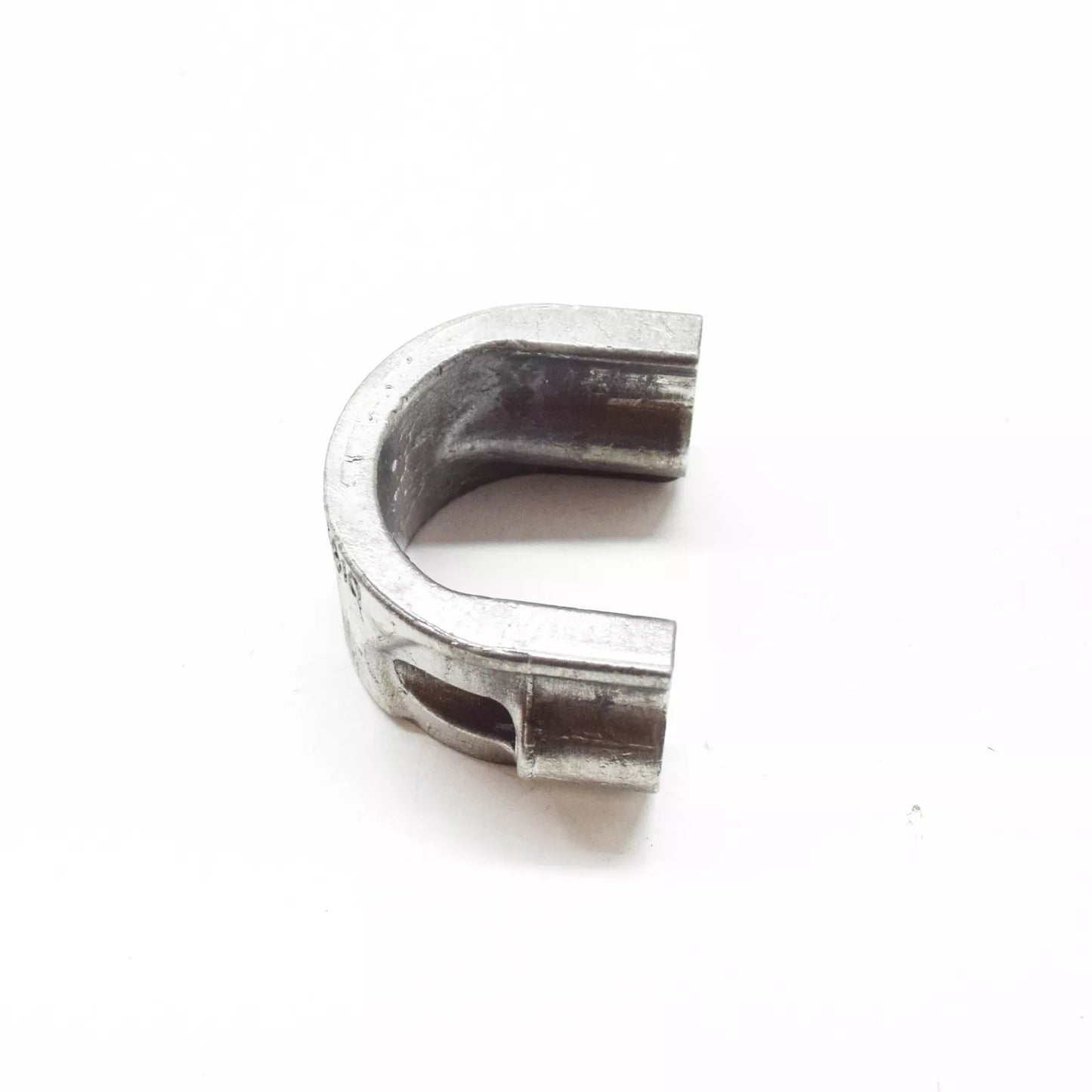 NEW MERCEDES-BENZ C W203 FRONT STABILIZER BAR BRACKET A2033232840 ORIGINAL