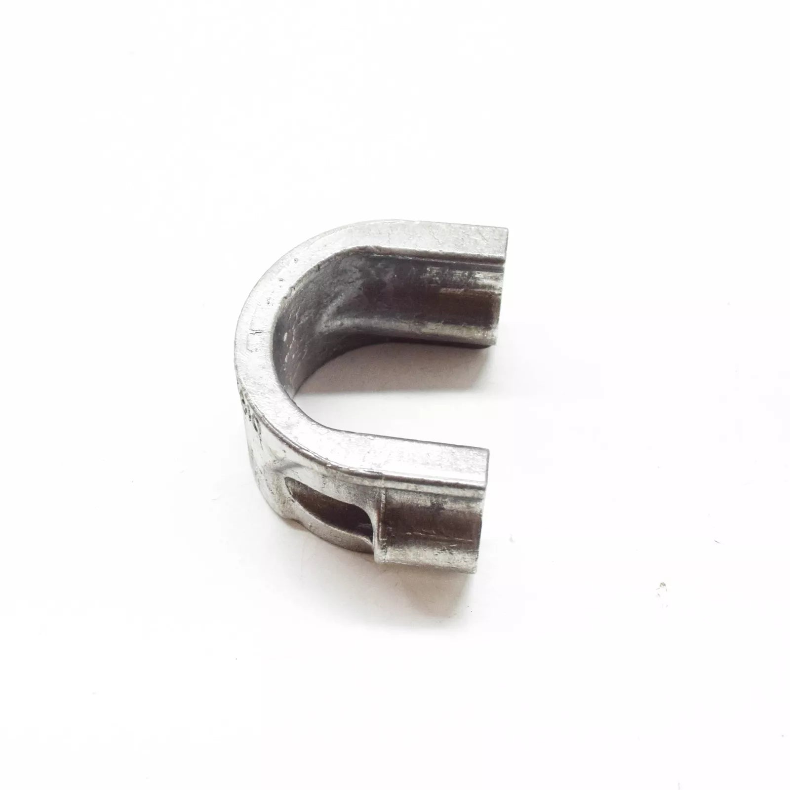 NEW MERCEDES-BENZ C W203 FRONT STABILIZER BAR BRACKET A2033232840 ORIGINAL