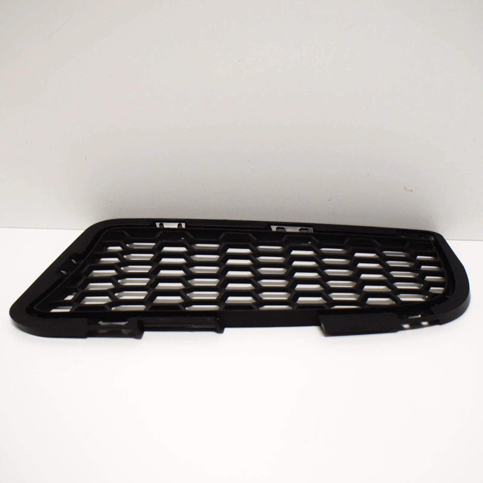 NEW BMW M5 F10 FRONT BUMPER RIGHT AIR INTAKE GRILLE 51118047394 ORIGINAL