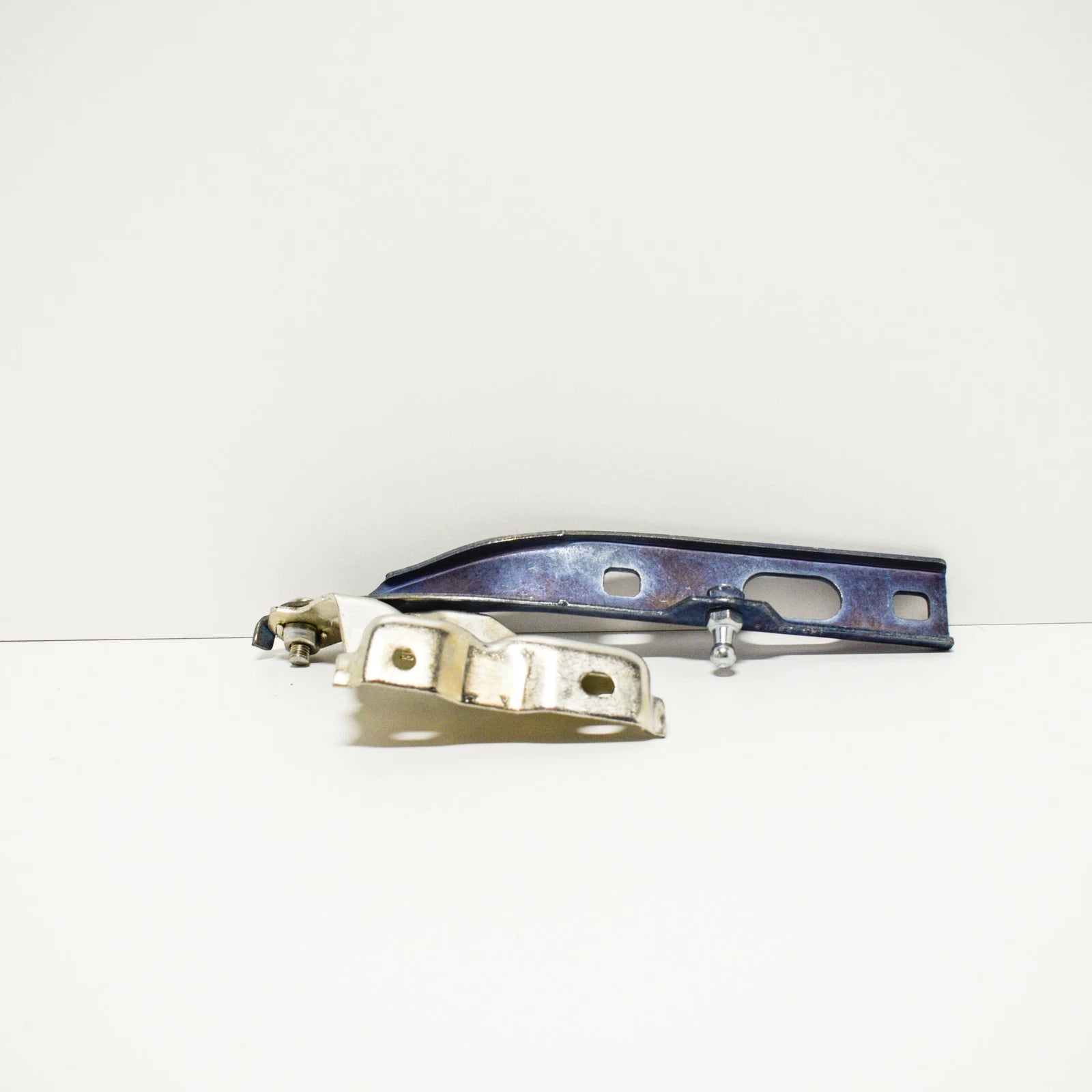 NEW AUDI Q5 8R FRONT BONNET HOOD LID LEFT HINGE 8R0823301A ORIGINAL