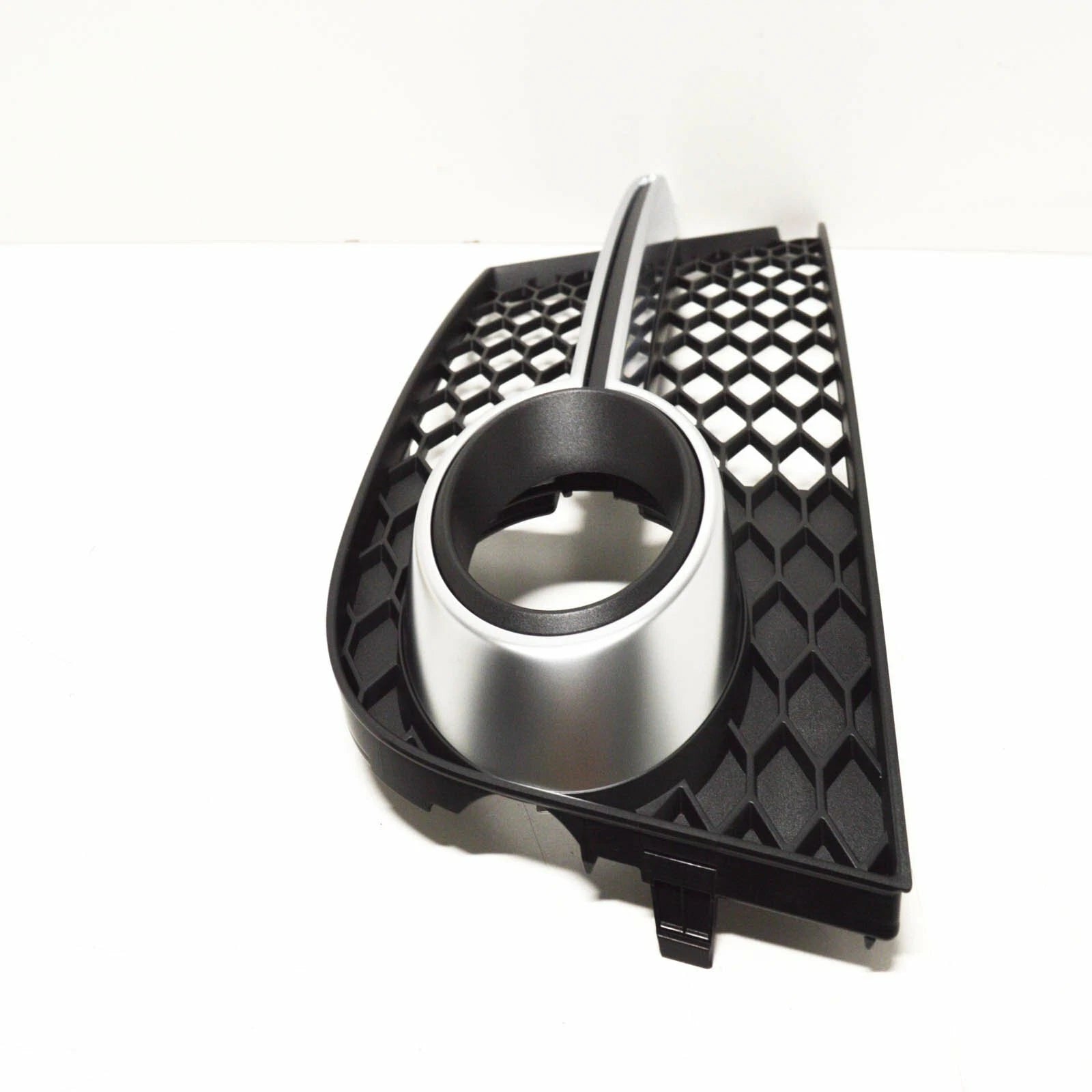 NEW AUDI TT 8J S LINE FRONT BUMPER RIGHT SIDE GRILL 8J0807682KT94 GENUINE