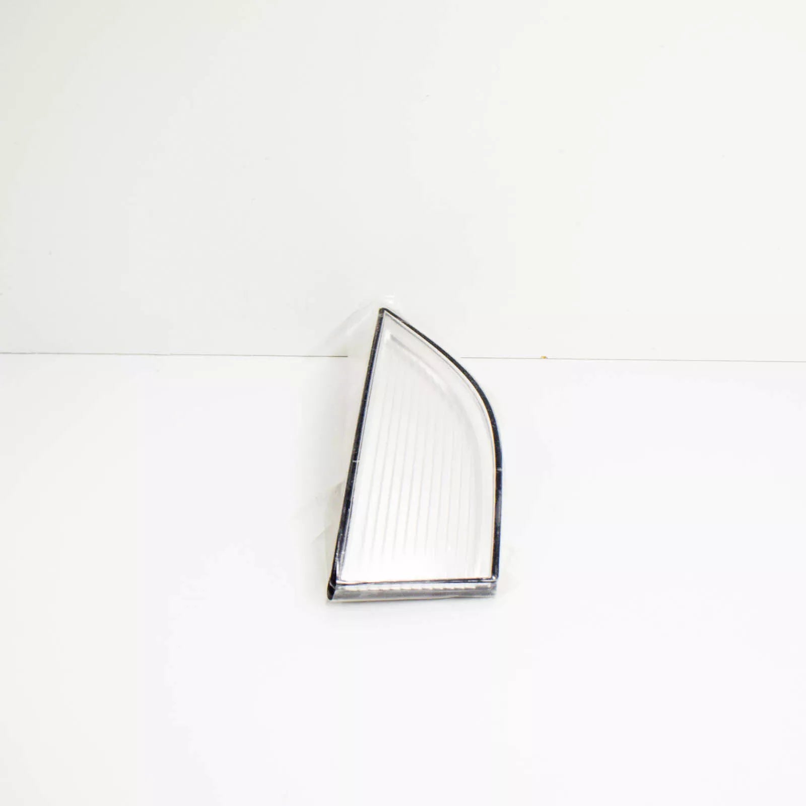 NEW VOLKSWAGEN PASSAT B8 FRONT RIGHT FOG LIGHT TRIM 561941778B ORIGINAL