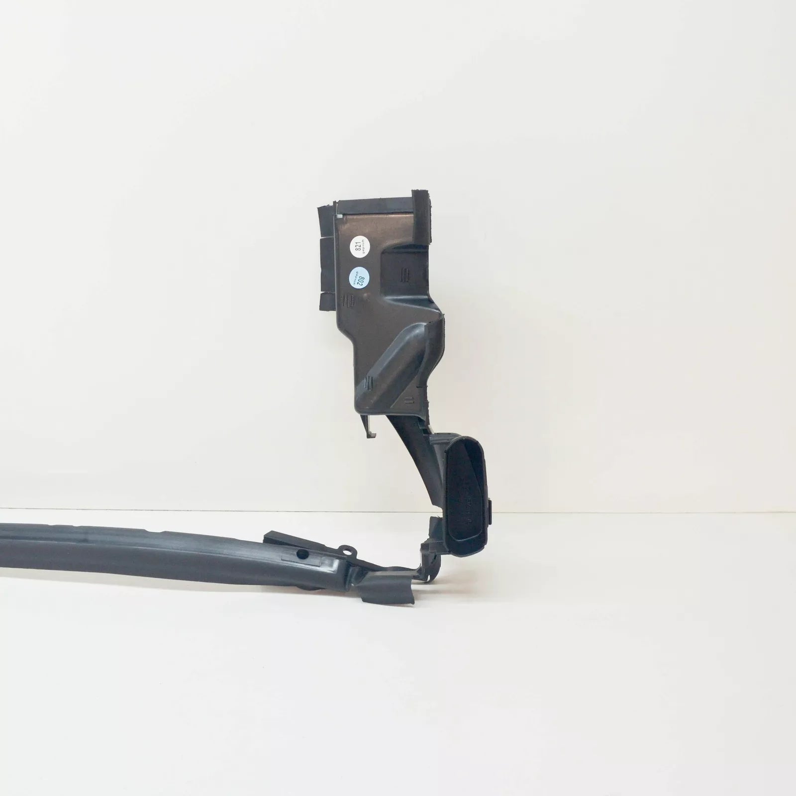 NEW MERCEDES-BENZ E-CLASS W211 AIR BAFFLE A2115001416