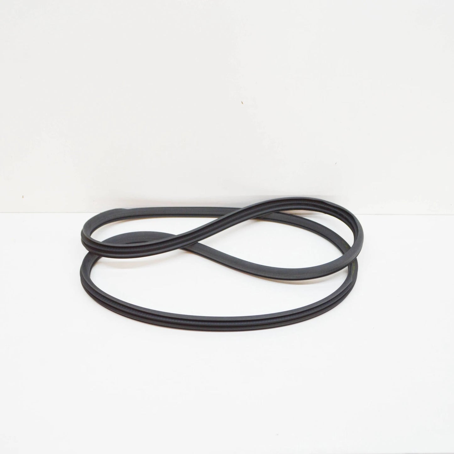 NEW MERCEDES-BENZ C W205 FRONT DOOR SEAL EDGE GUARD A20569700519G44 ORIGINAL