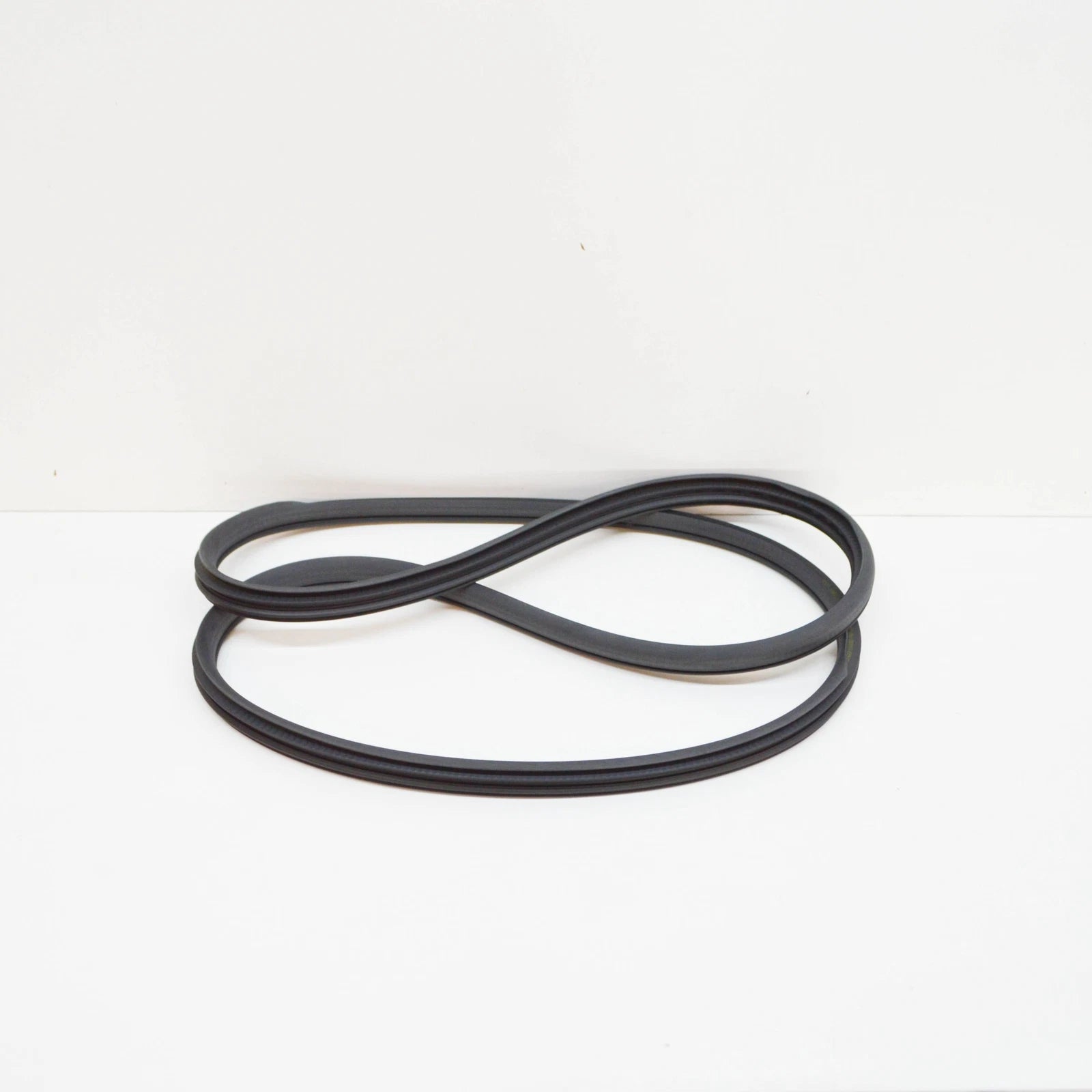 NEW MERCEDES-BENZ C W205 FRONT DOOR SEAL EDGE GUARD A20569700519G44 ORIGINAL