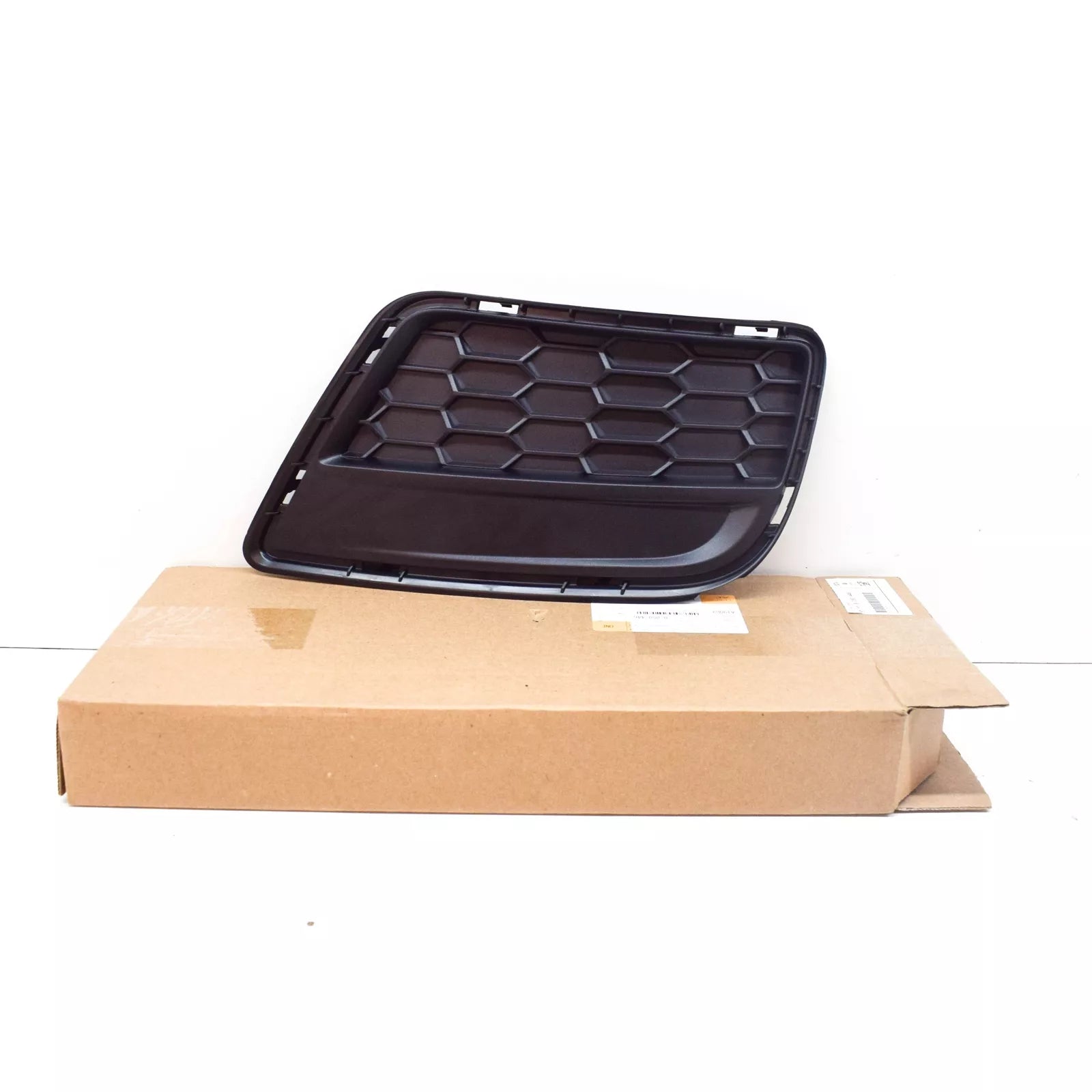 NEW BMW X3 F25 M SPORT FRONT BUMPER RIGHT SIDE FOG GRILLE 51118050446 ORIGINAL