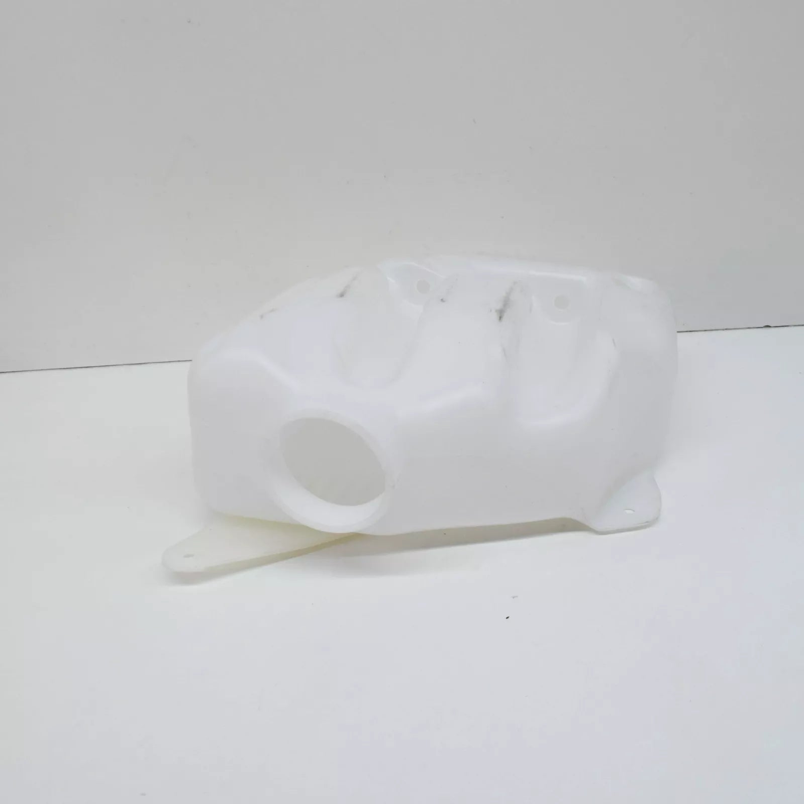 NEW MB VITO W639 WINDSHIELD WASHER SYSTEM TANK RHD A0008694620