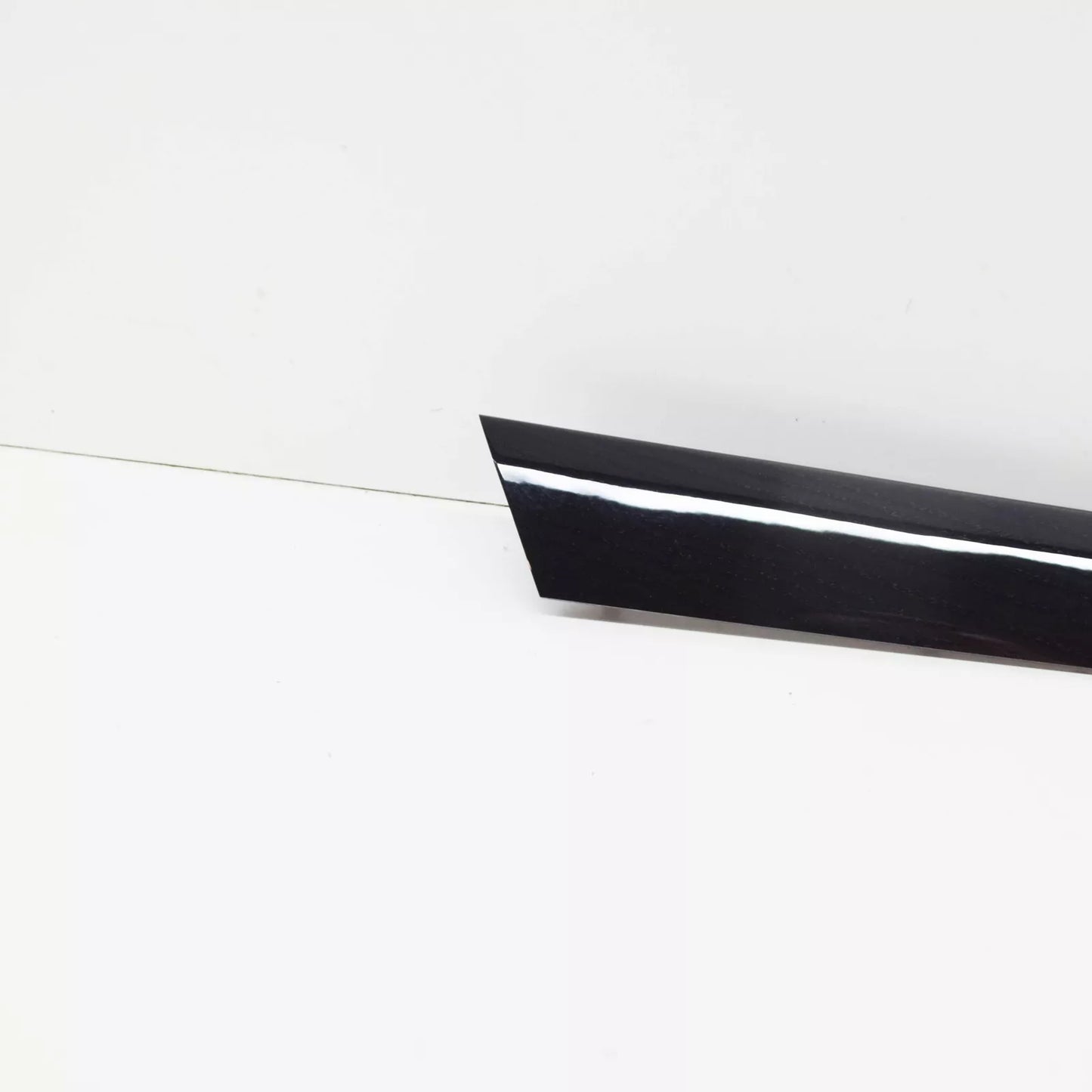 NEW MERCEDES-BENZ E C207 FRONT LEFT DOOR MOULDING A20772023222A04 ORIGINAL