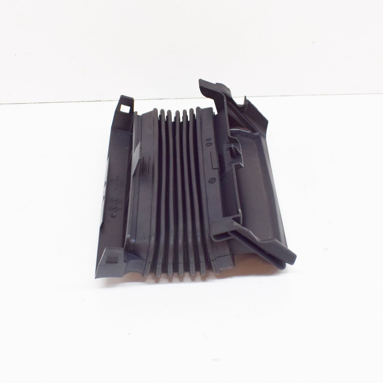 NEW MERCEDES-BENZ E-CLASS CONVERTIBLE A207 AIR DUCT A2075050161 ORIGINAL