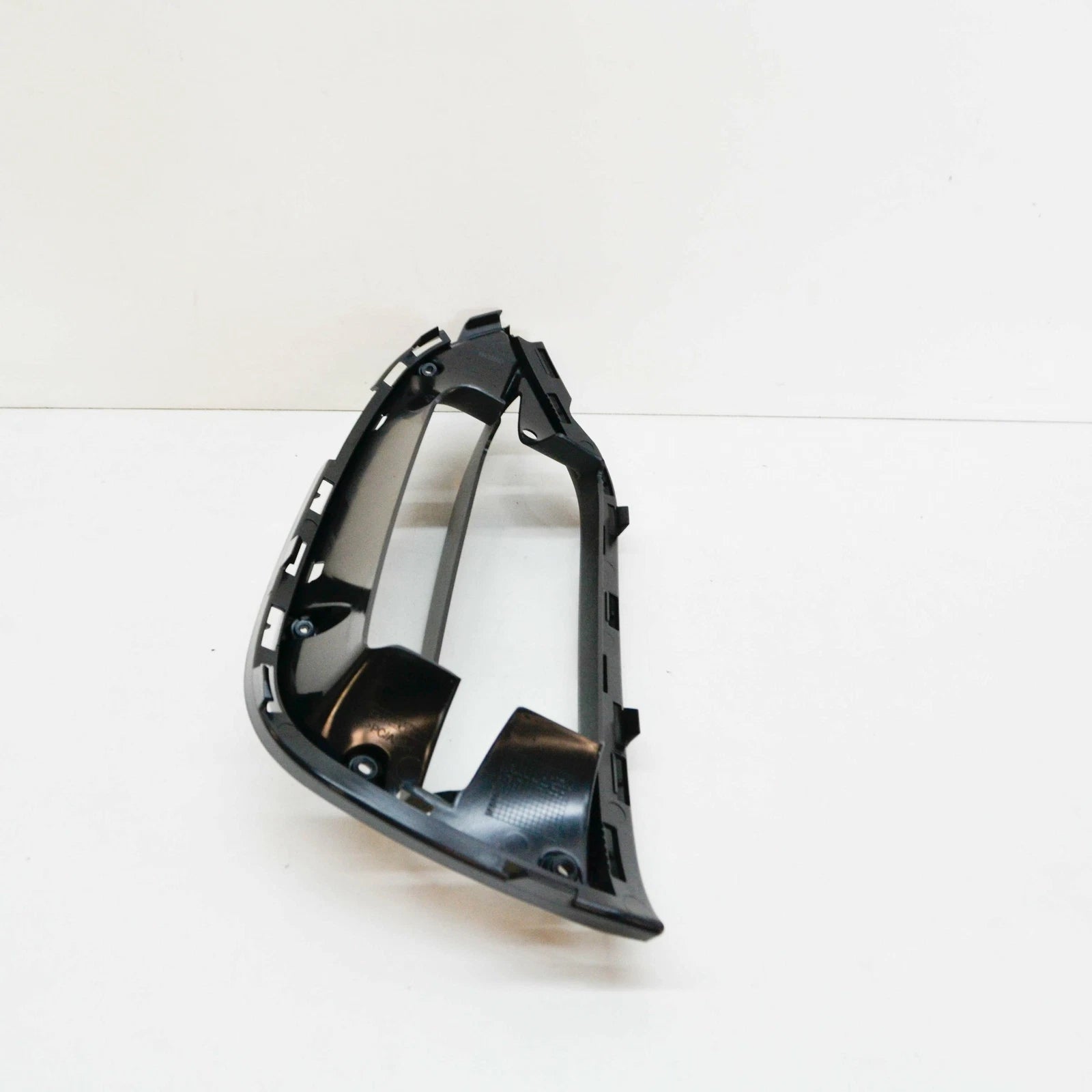 NEW MB C W205 FRONT BUMPER LEFT LOWER GRILLE COVER A2058858004